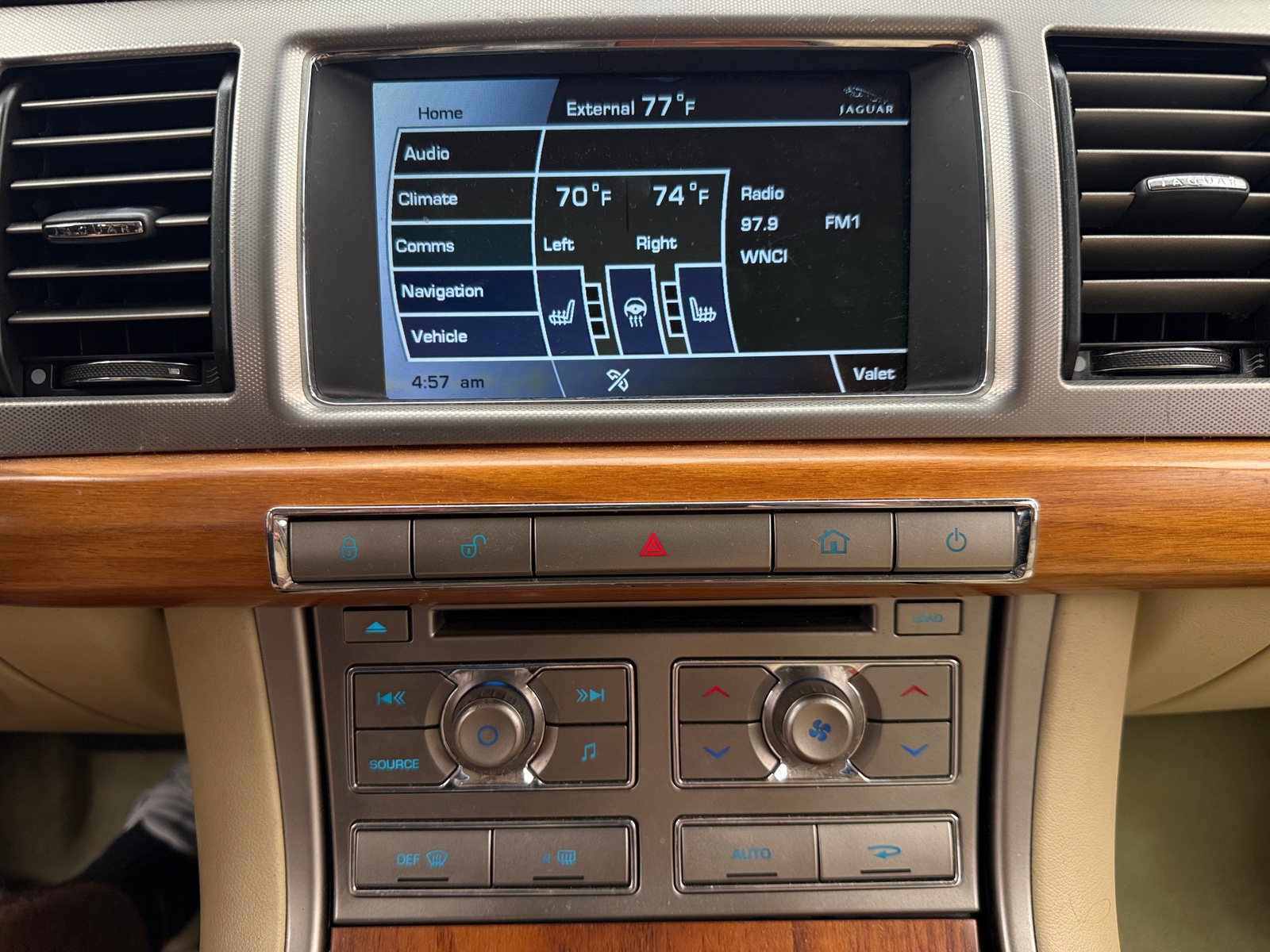 Thumbnail: 2010 Jaguar XF - 3