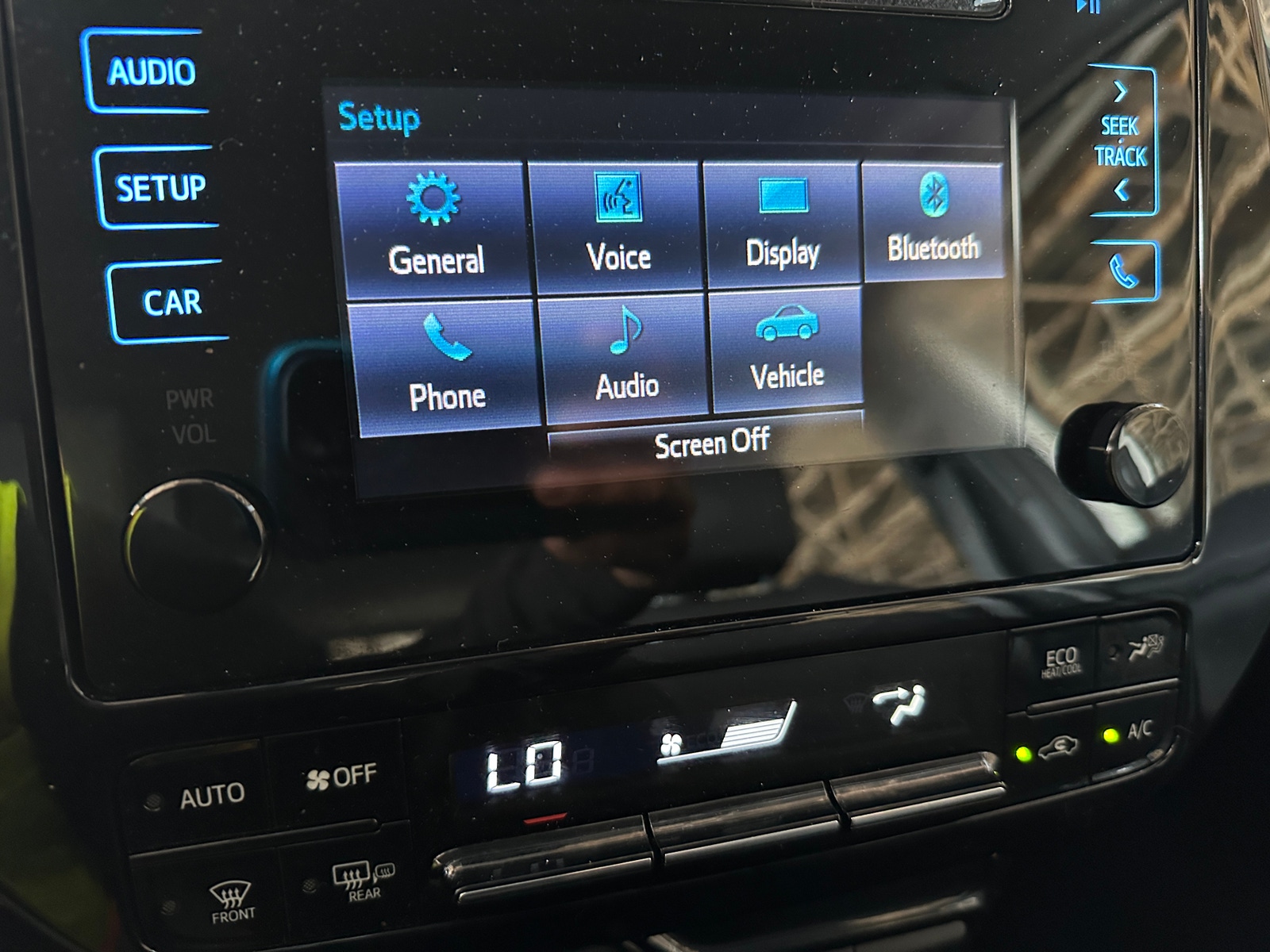 Thumbnail: 2019 Toyota Prius - 4