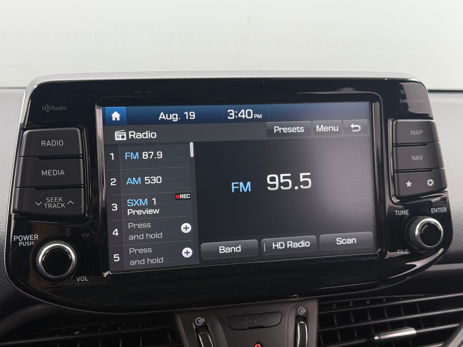 Thumbnail: 2018 Hyundai Elantra - 3