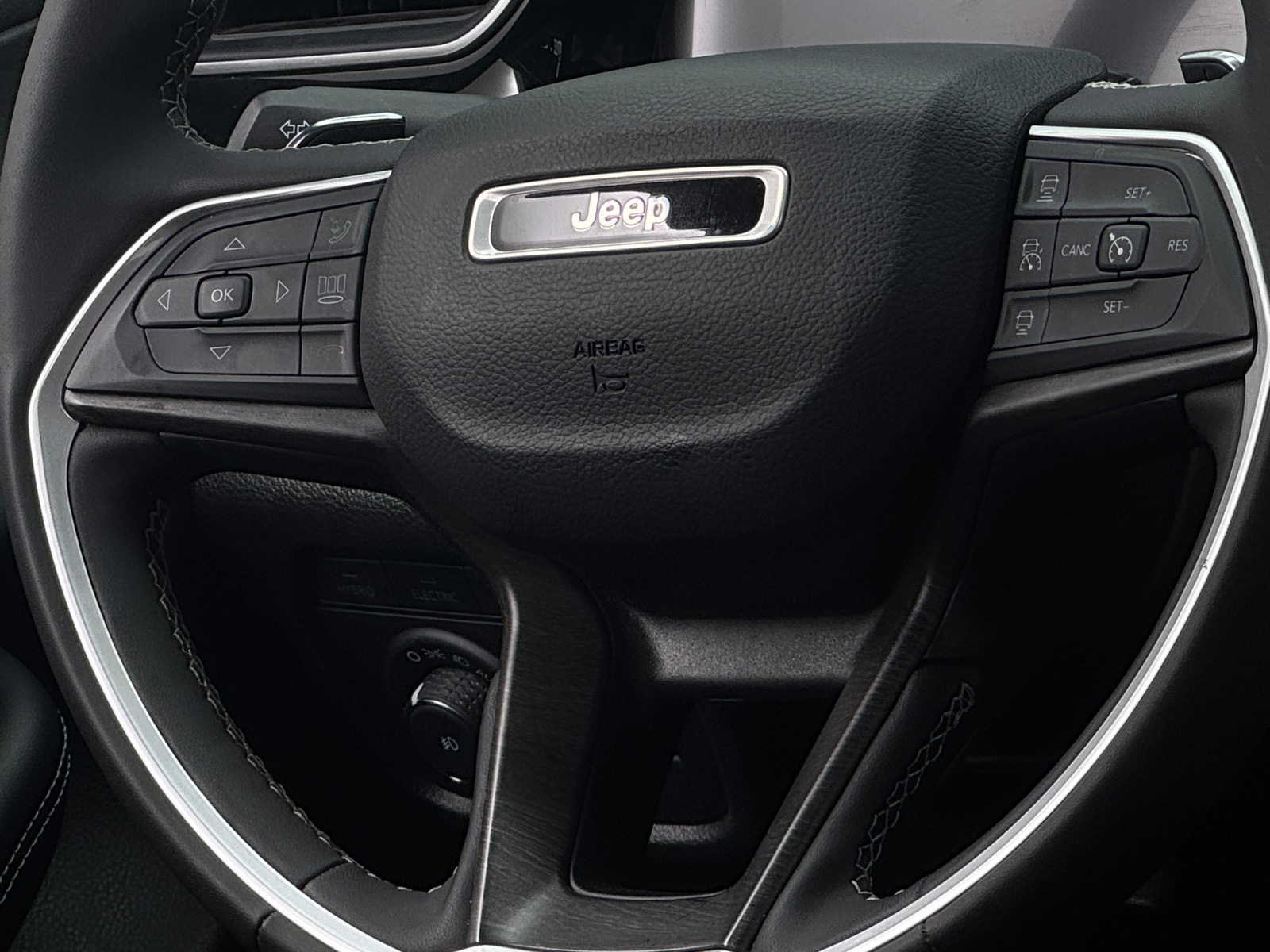 Thumbnail: 2024 Jeep Grand Cherokee - 5
