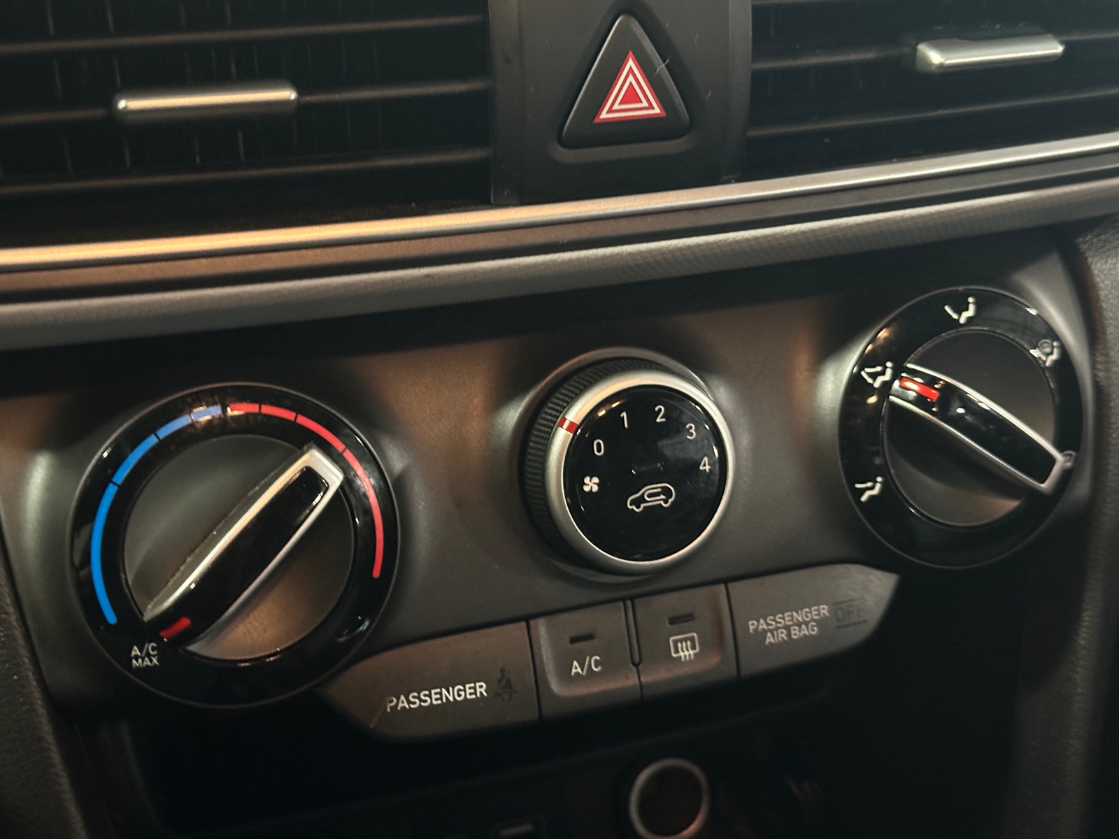 Thumbnail: 2020 Hyundai Kona - 4