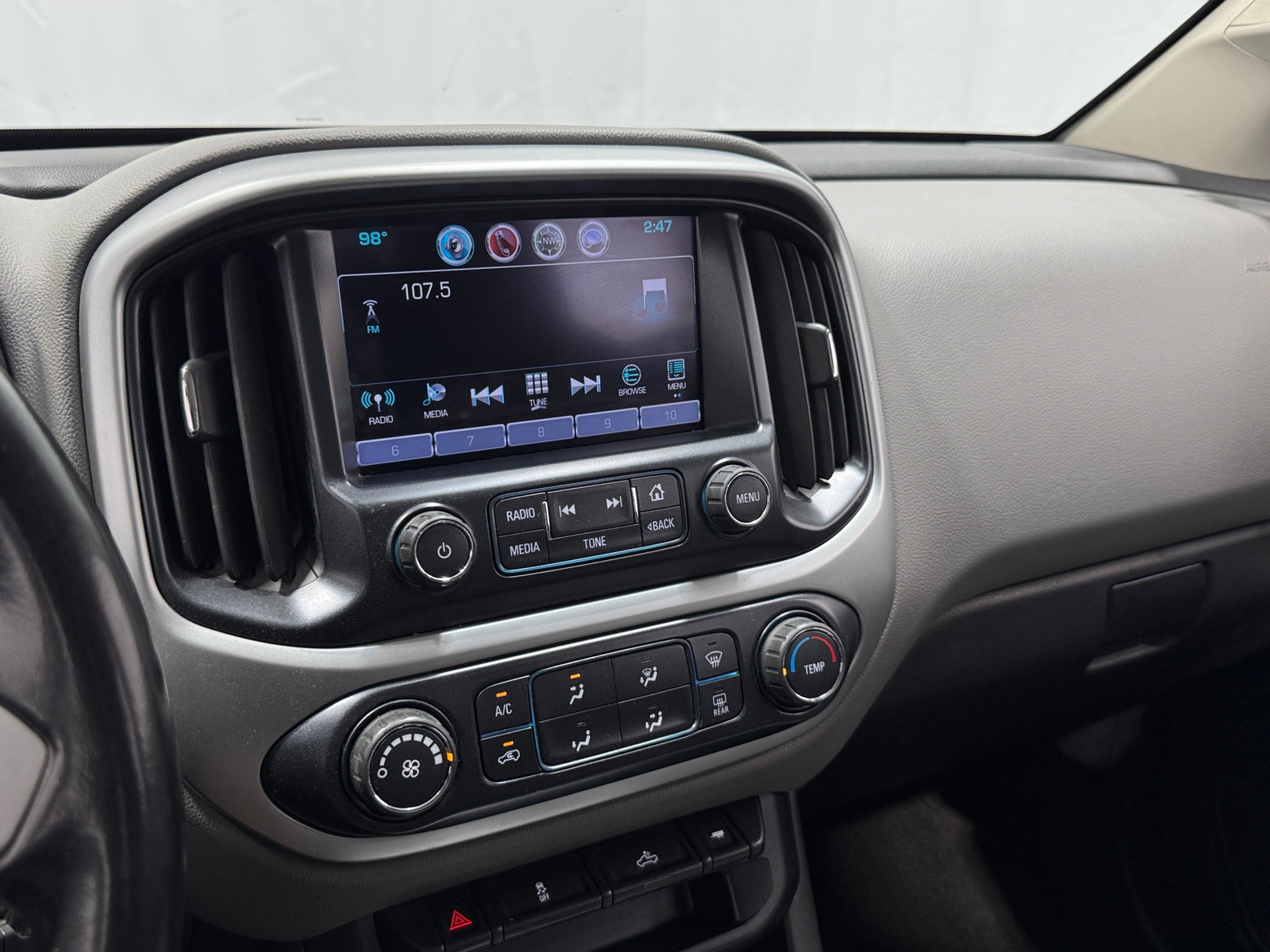 Thumbnail: 2016 Chevrolet Colorado - 4