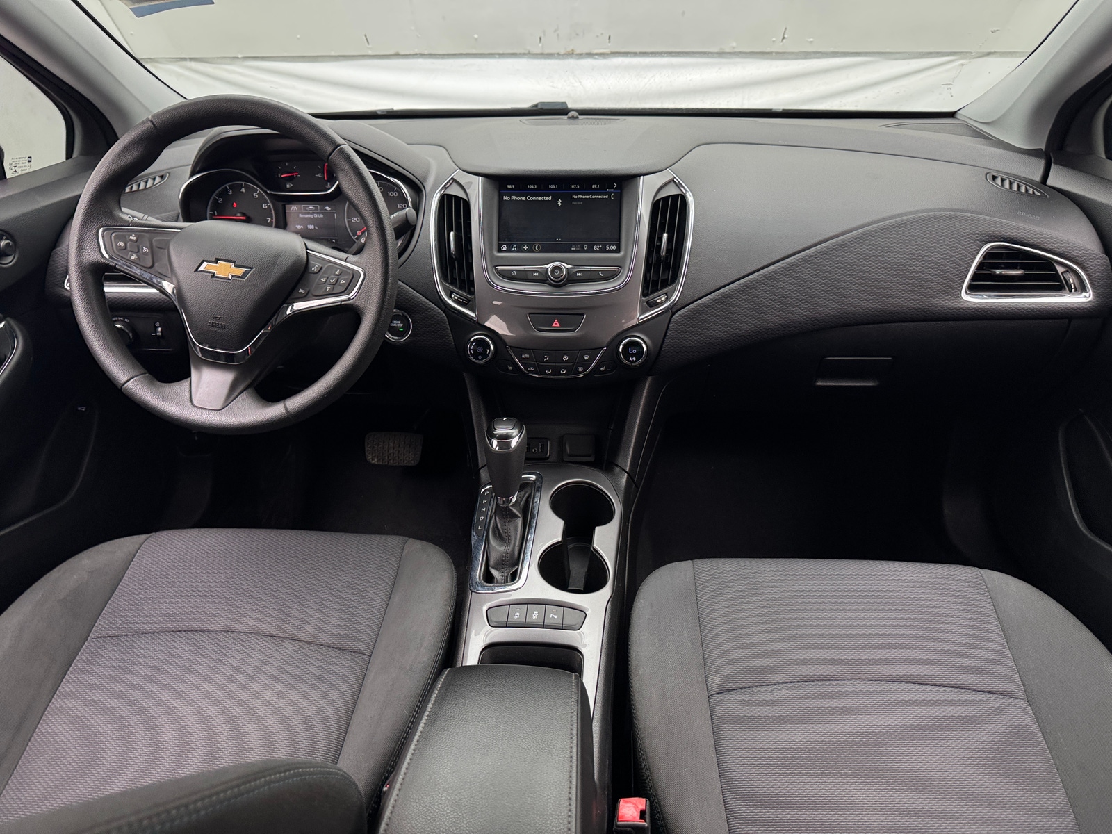 Thumbnail: 2019 Chevrolet Cruze - 3