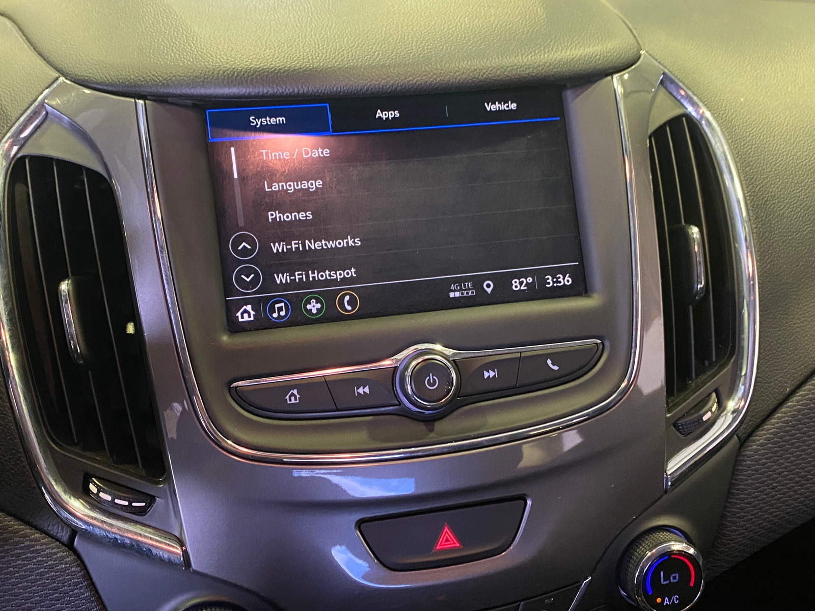 Thumbnail: 2019 Chevrolet Cruze - 4