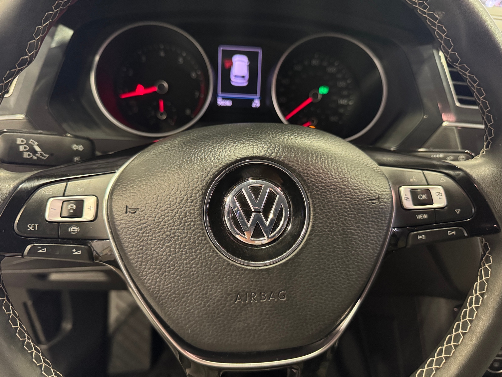 Thumbnail: 2021 Volkswagen Tiguan - 4