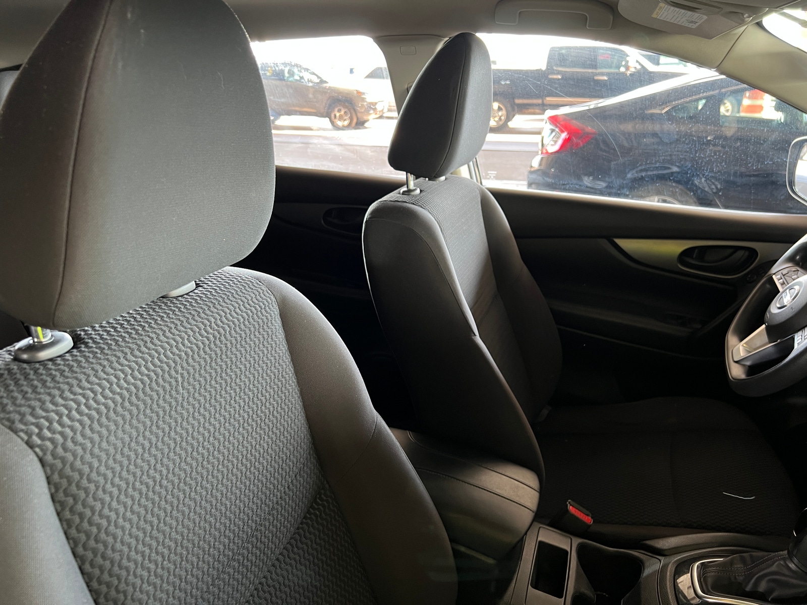 Thumbnail: 2017 Nissan Rogue Sport - 2
