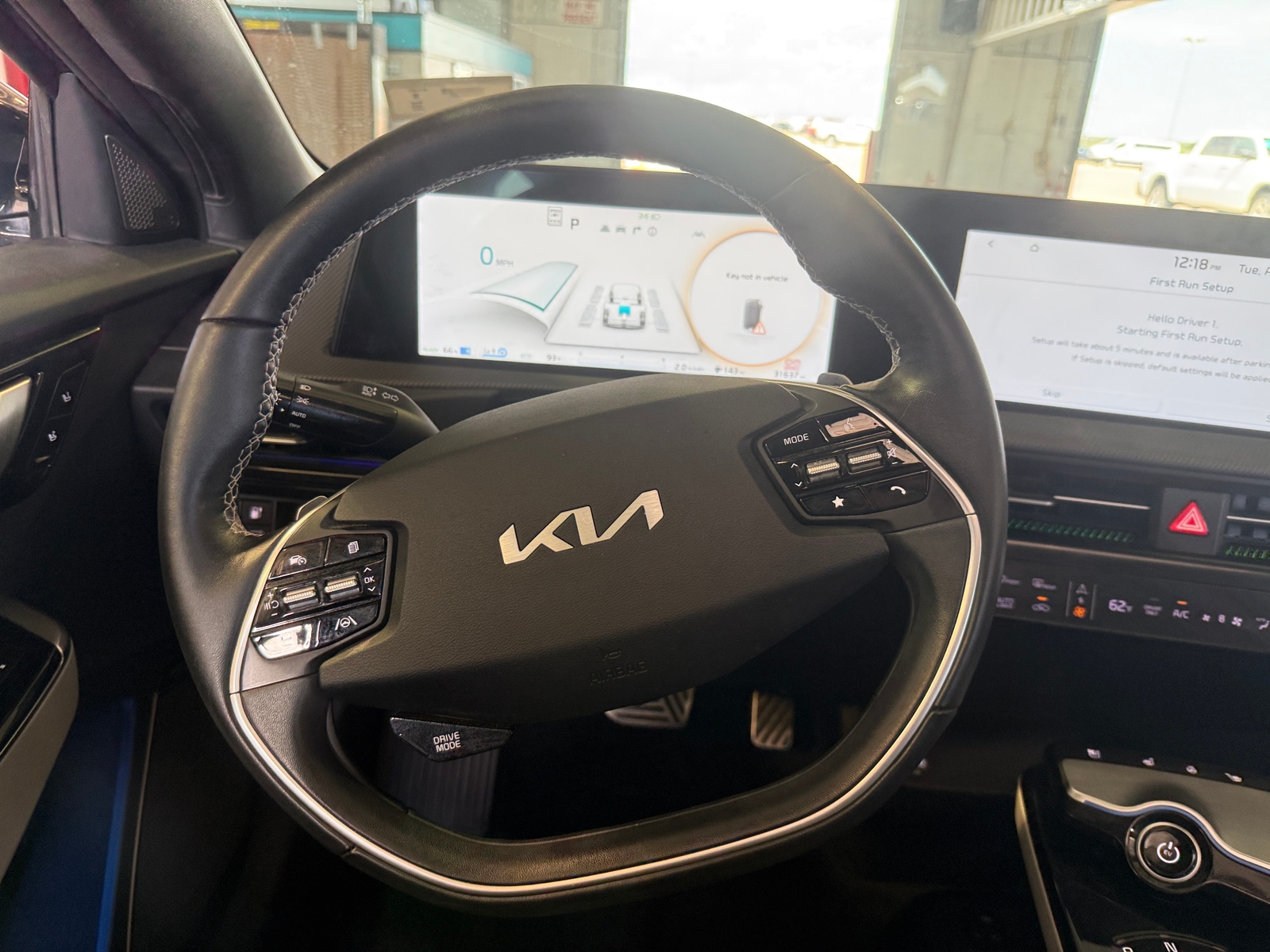 Thumbnail: 2022 Kia EV6 - 4