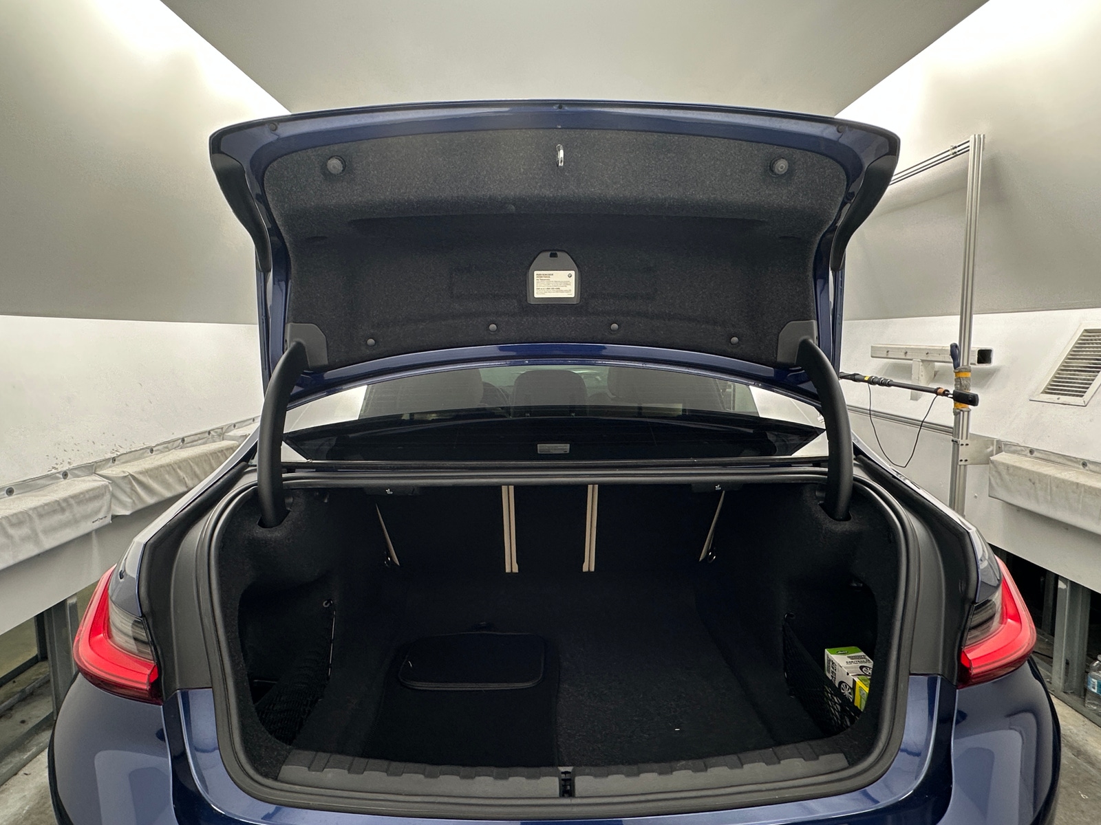 Thumbnail: 2019 BMW 3 Series - 6
