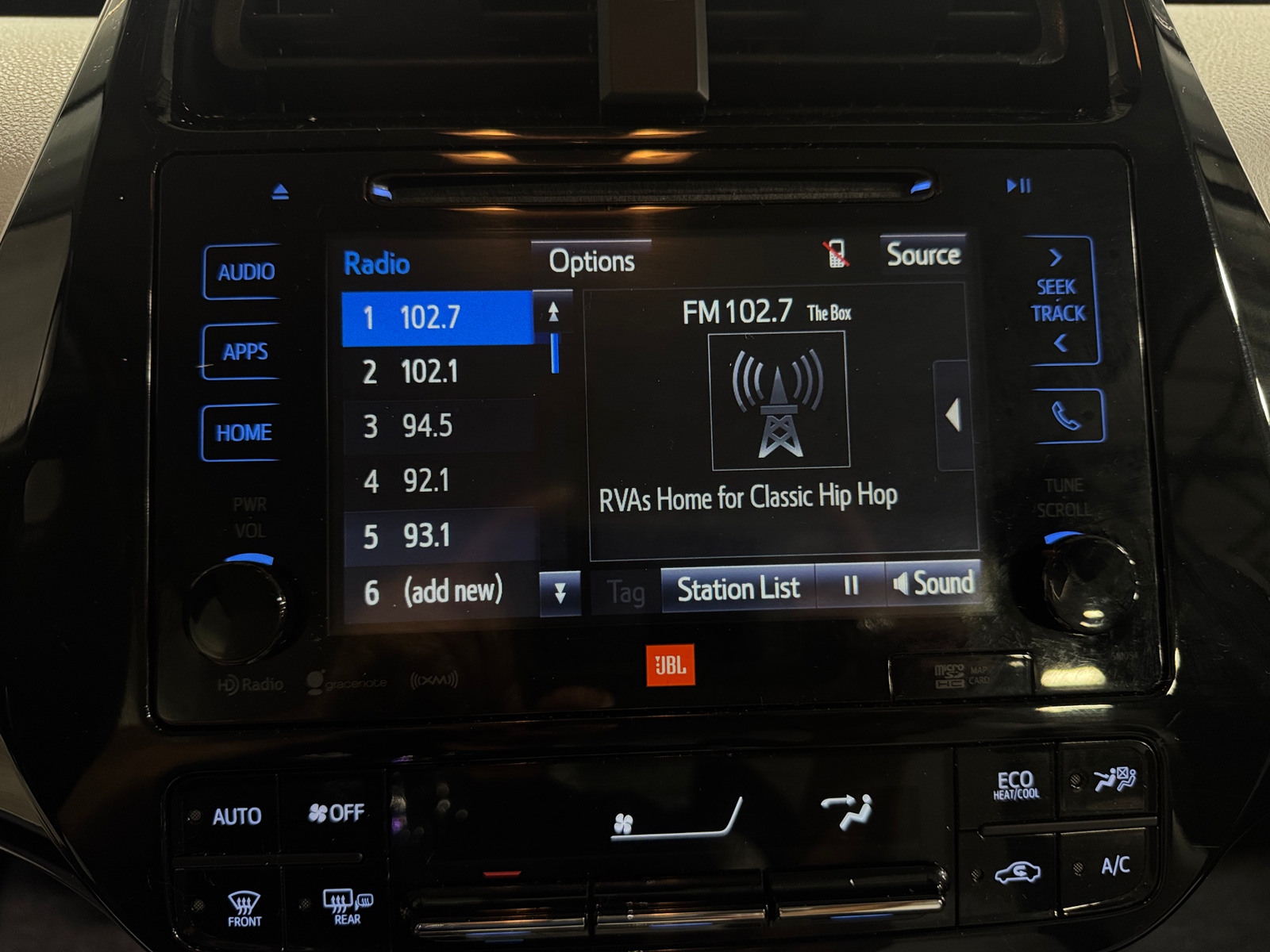 Thumbnail: 2017 Toyota Prius - 3