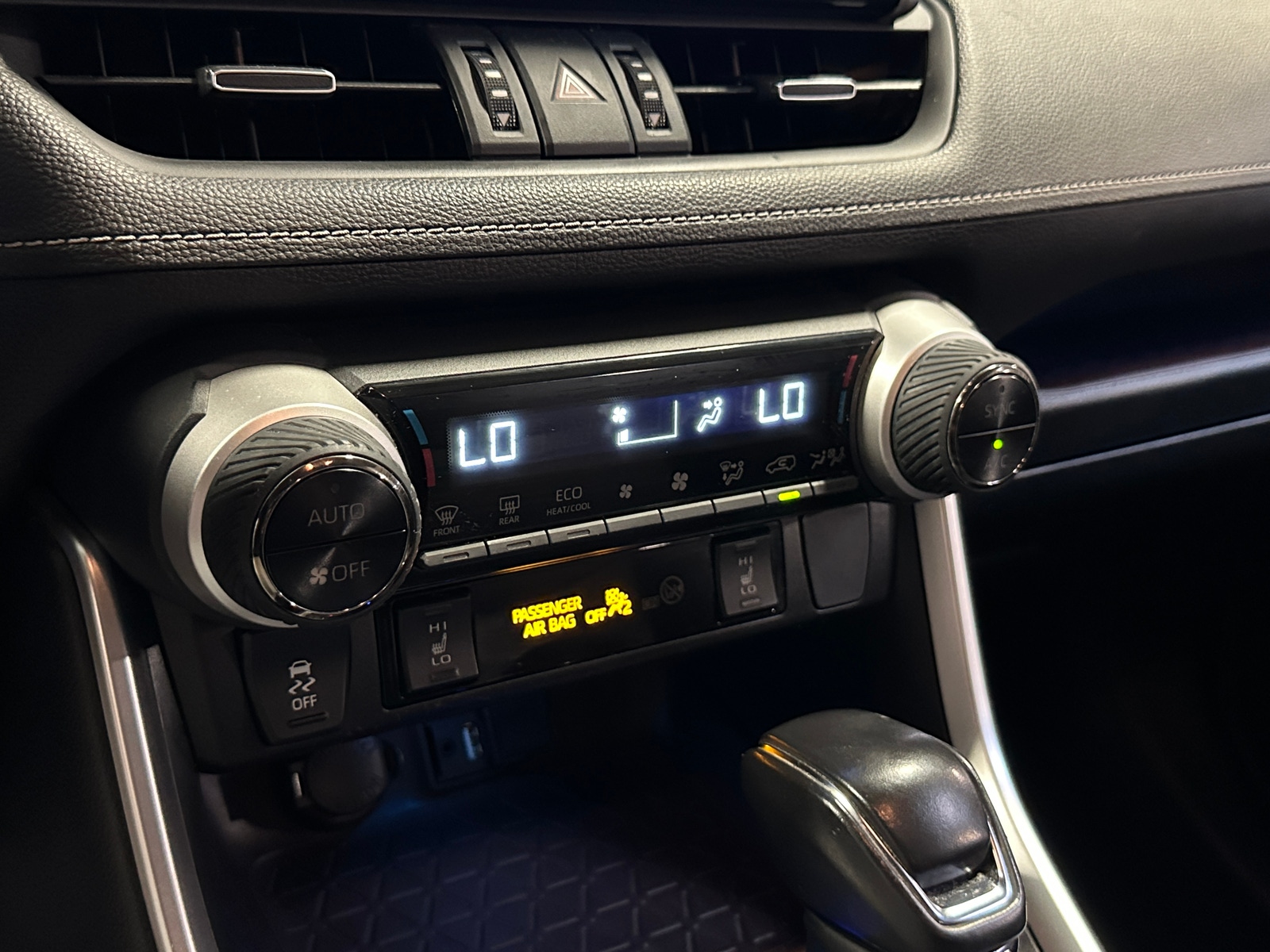 Thumbnail: 2019 Toyota RAV4 - 3
