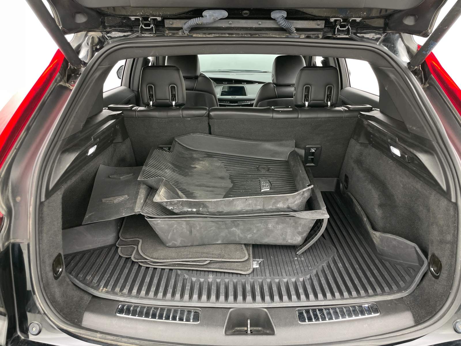 Thumbnail: 2019 Cadillac XT4 - 6