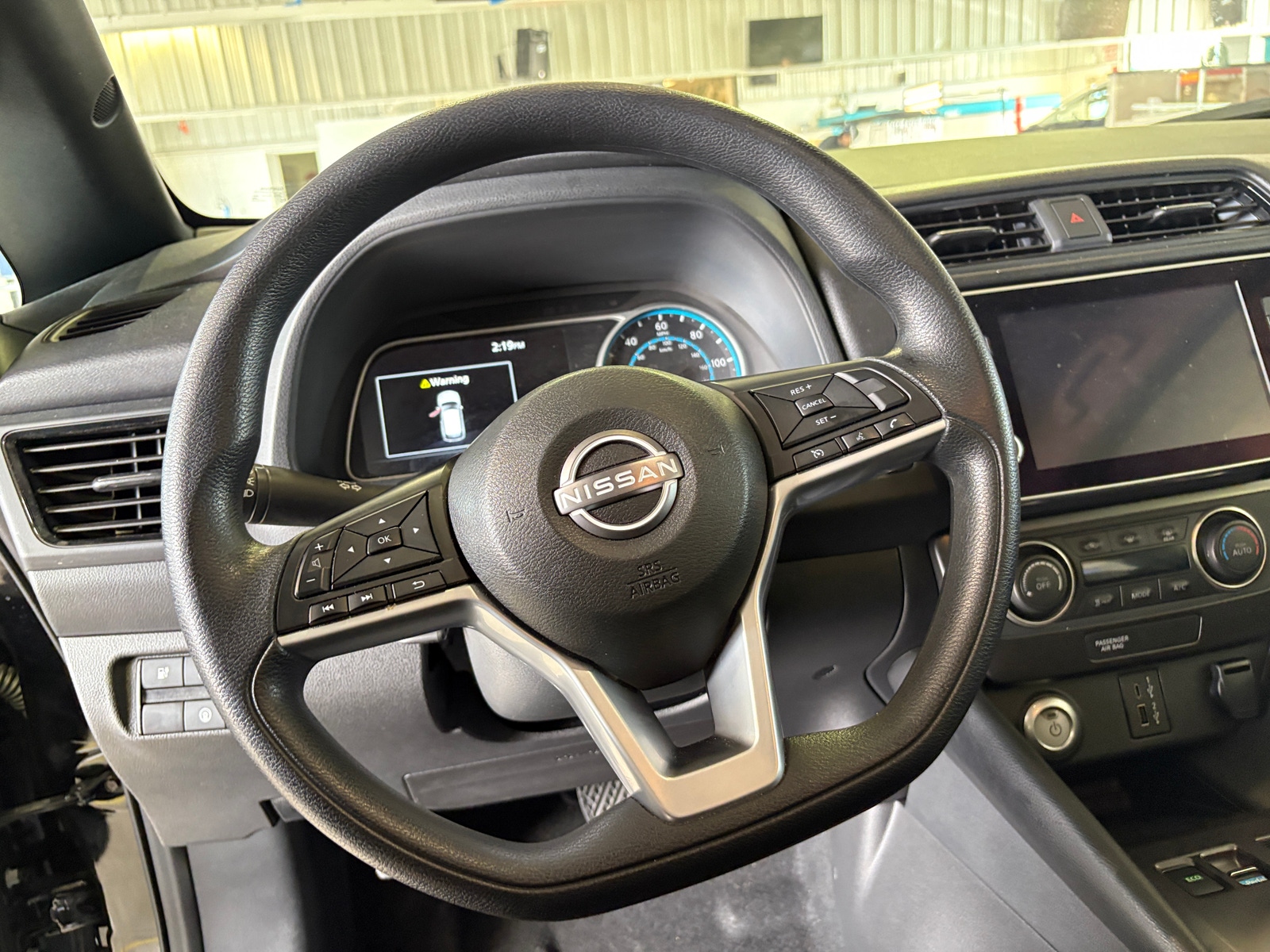 Thumbnail: 2025 Nissan Leaf - 5