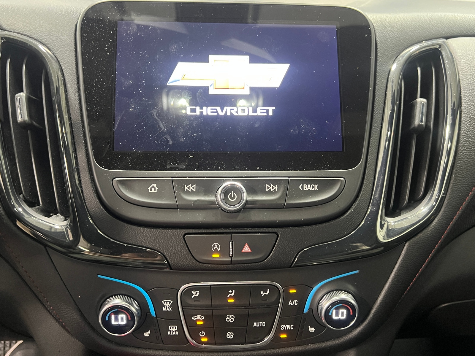 Thumbnail: 2022 Chevrolet Equinox - 4