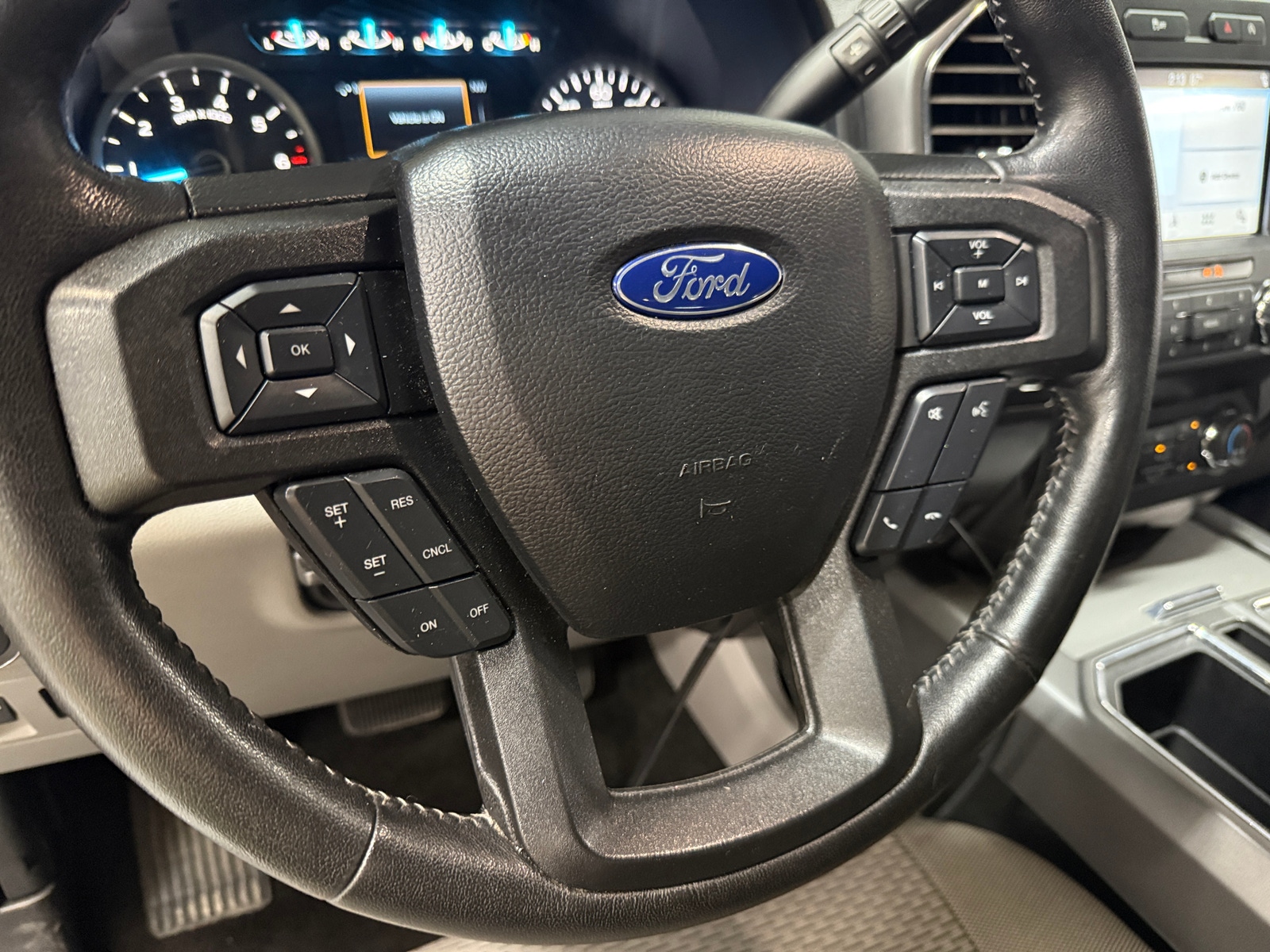 Thumbnail: 2019 Ford Econoline - 5