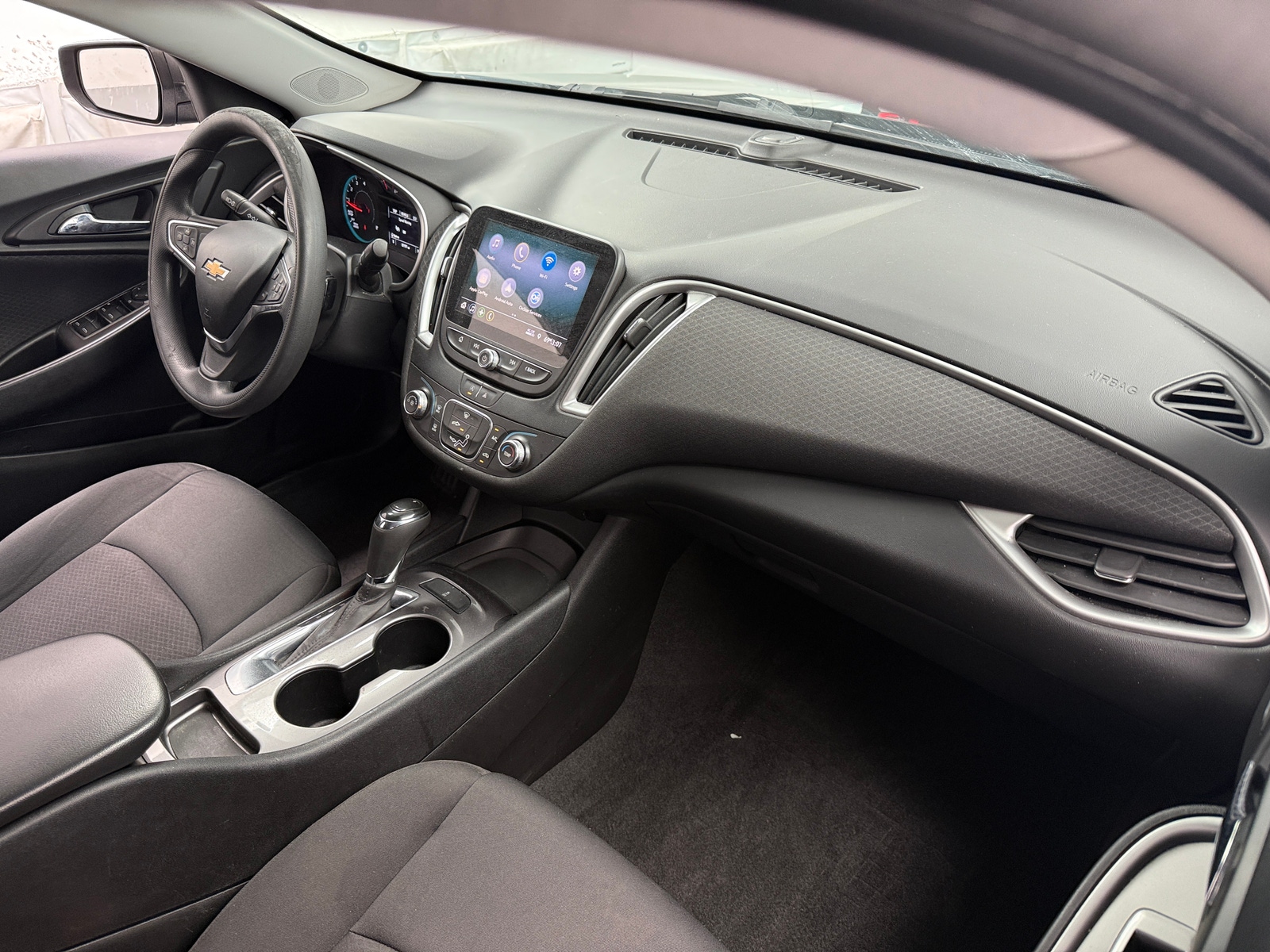 Thumbnail: 2020 Chevrolet Malibu - 3