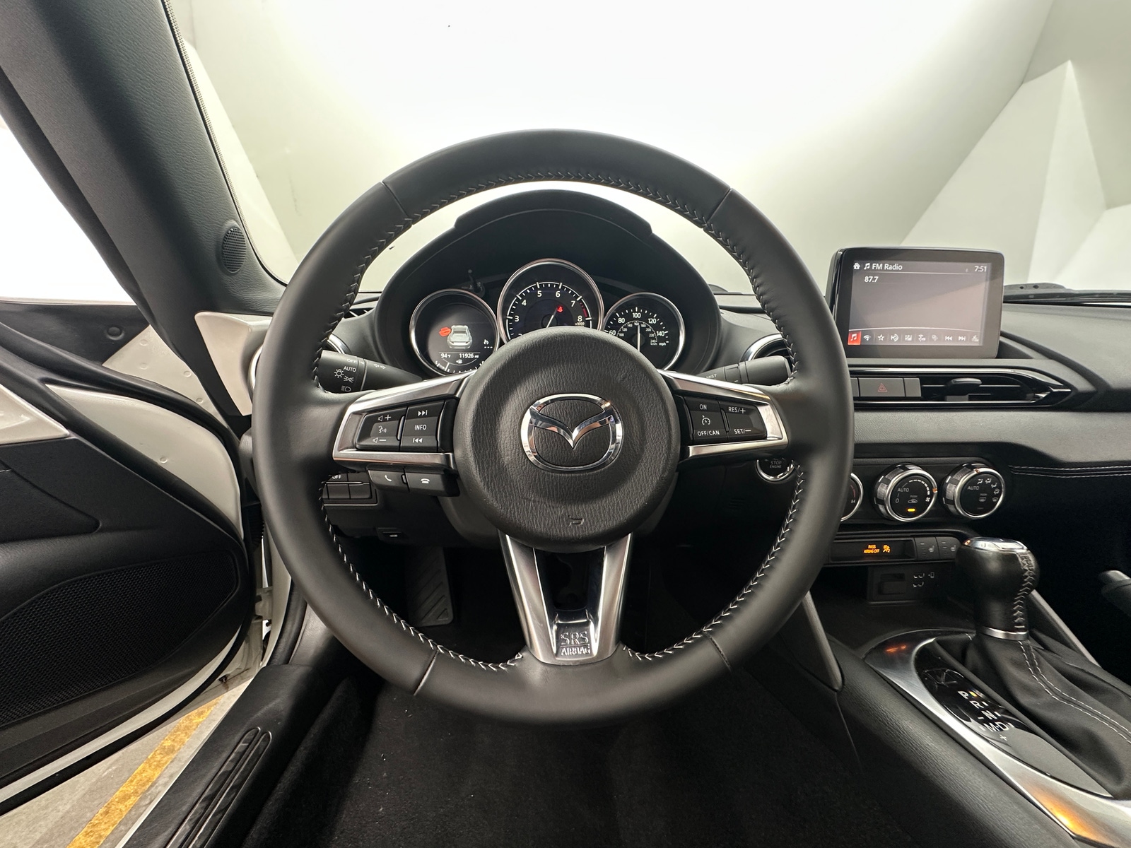 Thumbnail: 2022 Mazda MX-5 Miata - 4