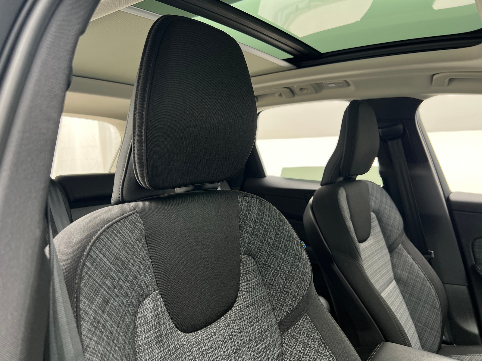 Thumbnail: 2022 Volvo XC60 - 2