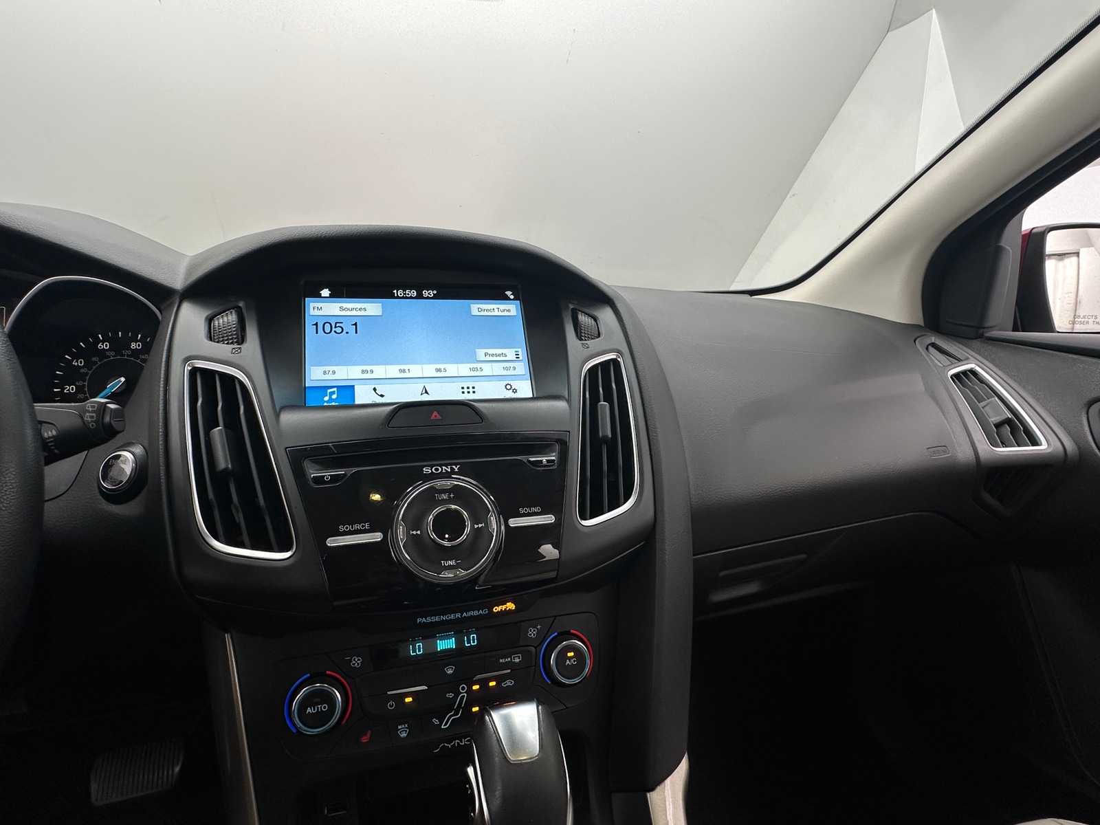 Thumbnail: 2016 Ford Focus - 3