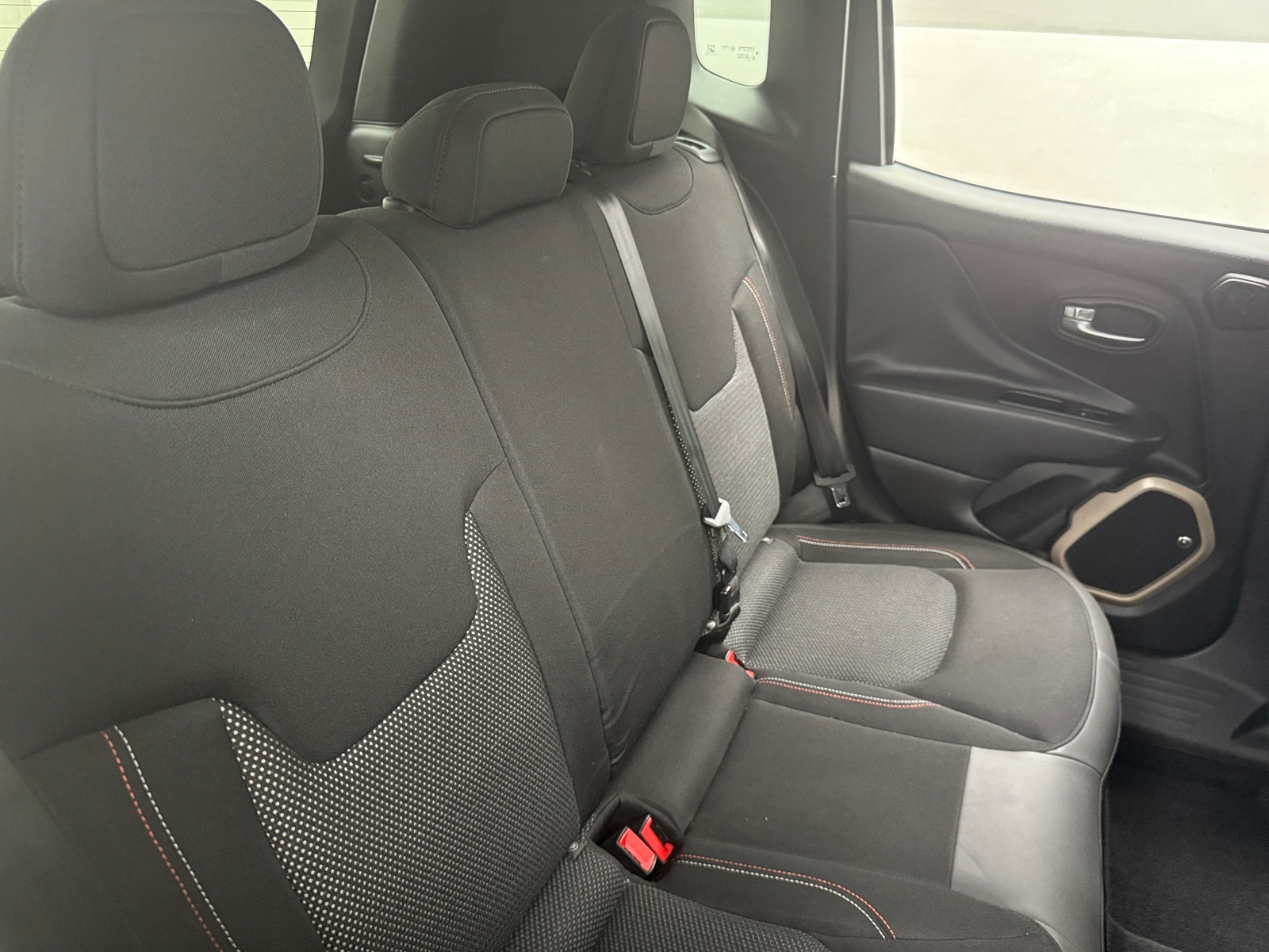 Thumbnail: 2016 Jeep Renegade - 6