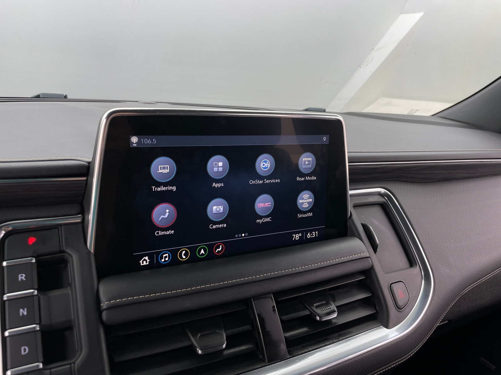 Thumbnail: 2021 GMC Yukon XL - 3