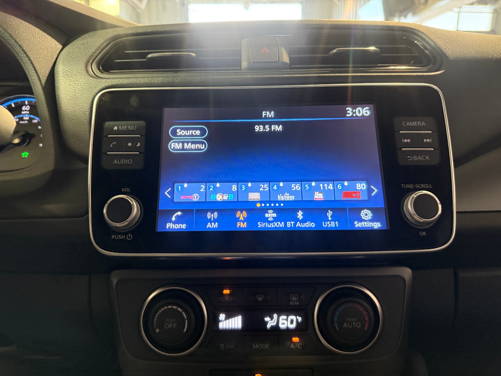 Thumbnail: 2025 Nissan Leaf - 4