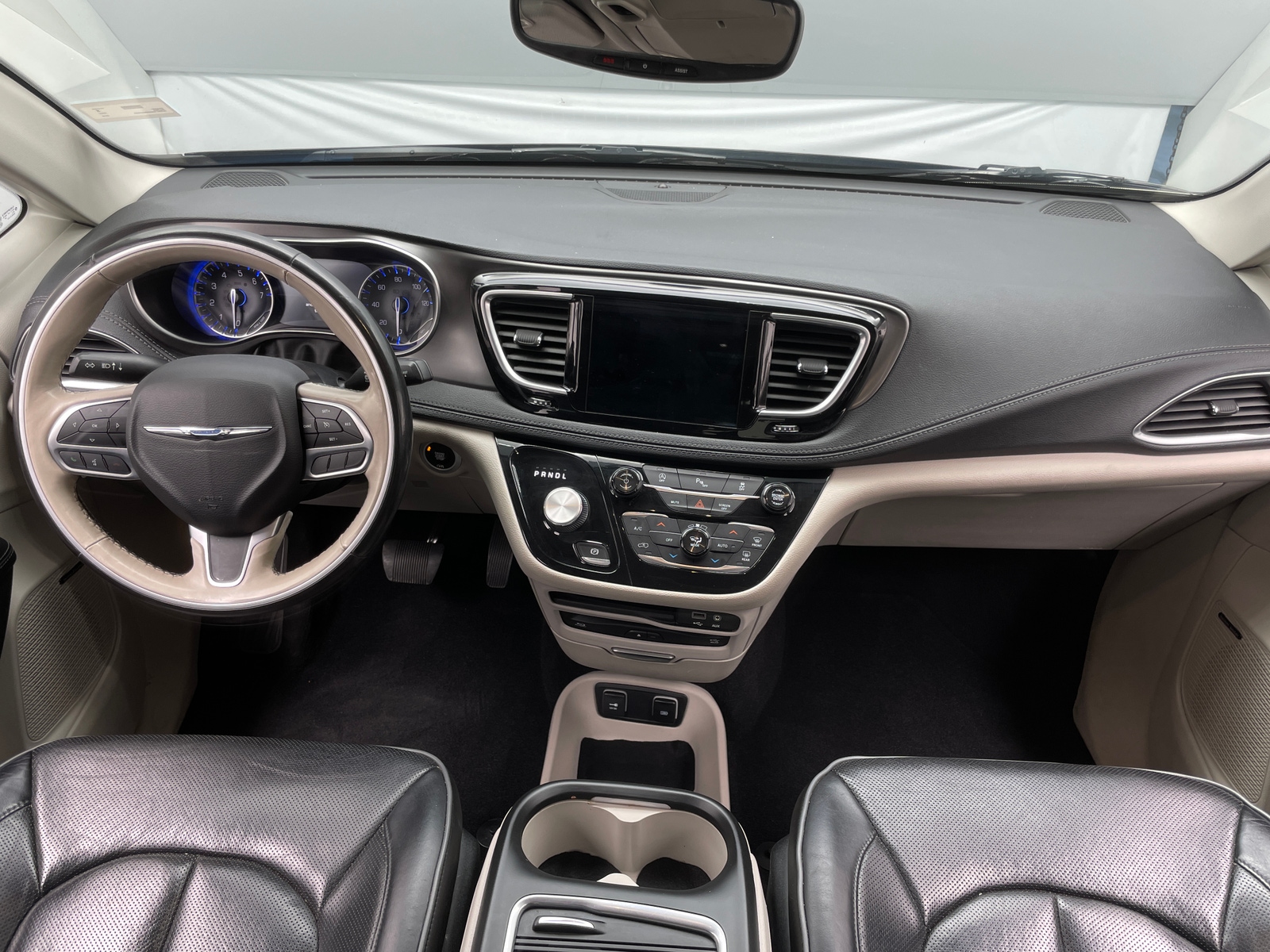 Thumbnail: 2019 Chrysler Pacifica - 3