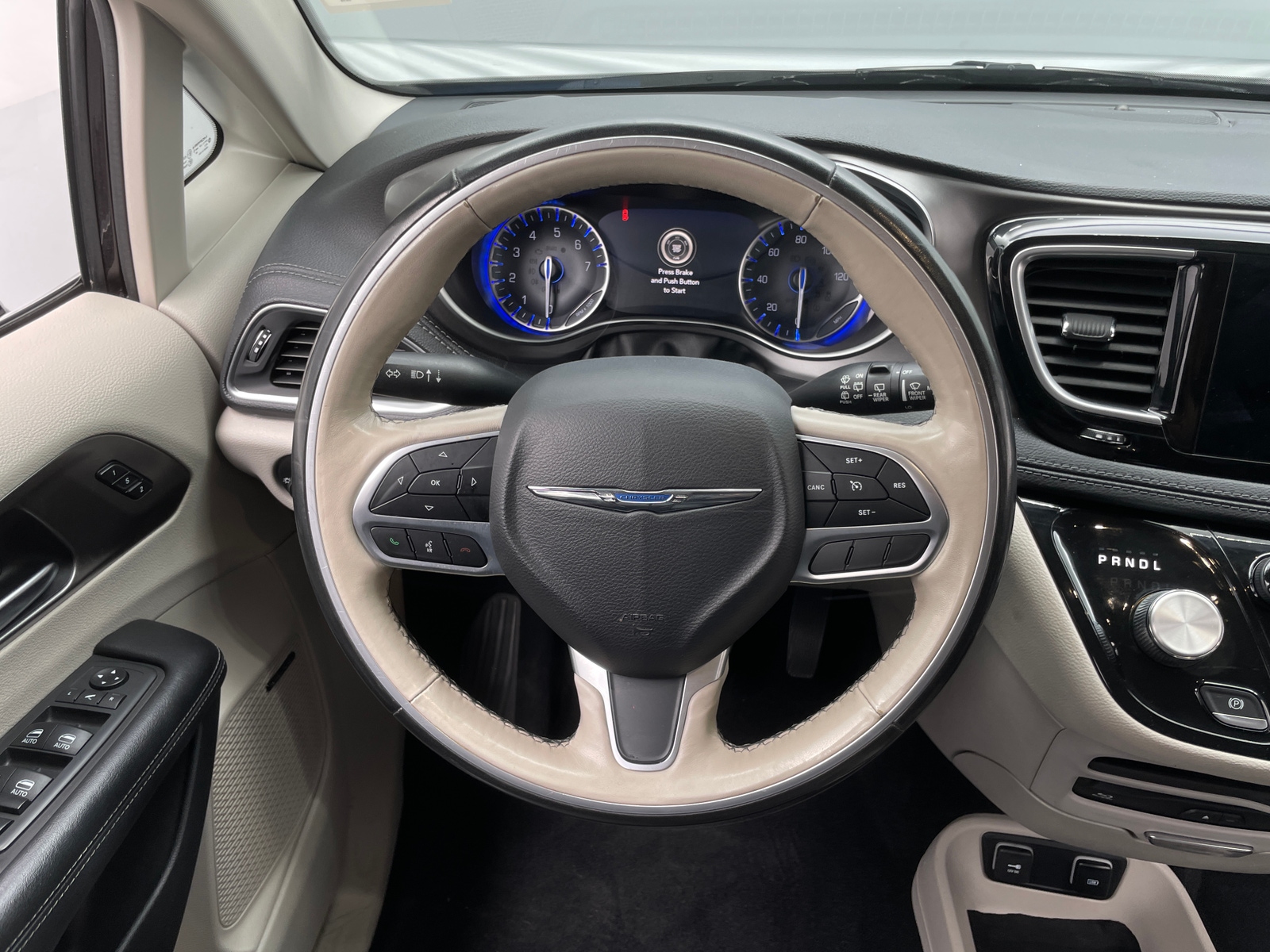 Thumbnail: 2019 Chrysler Pacifica - 5