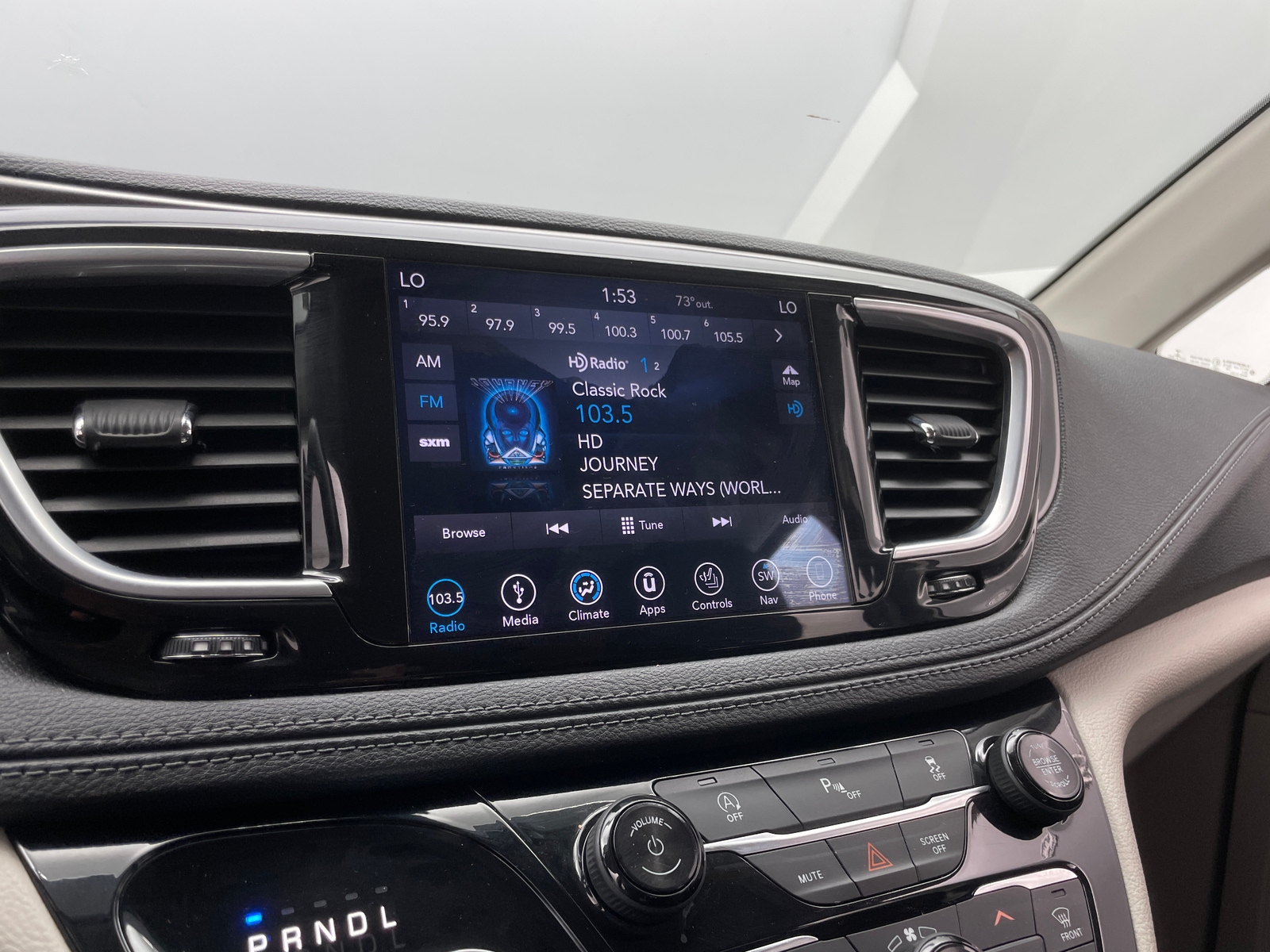 Thumbnail: 2019 Chrysler Pacifica - 4