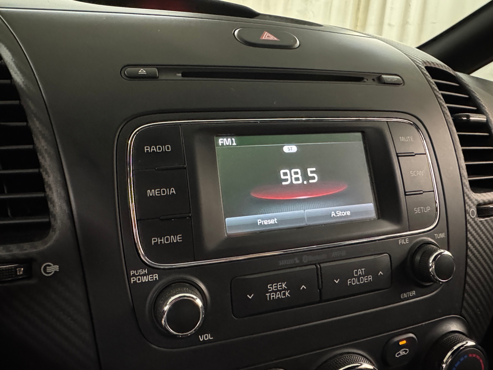 Thumbnail: 2016 Kia Forte - 4