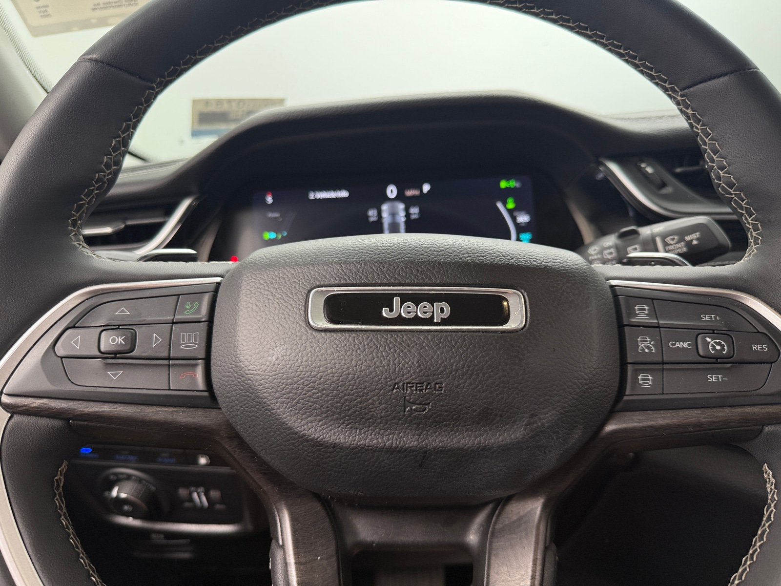 Thumbnail: 2023 Jeep Grand Cherokee - 4