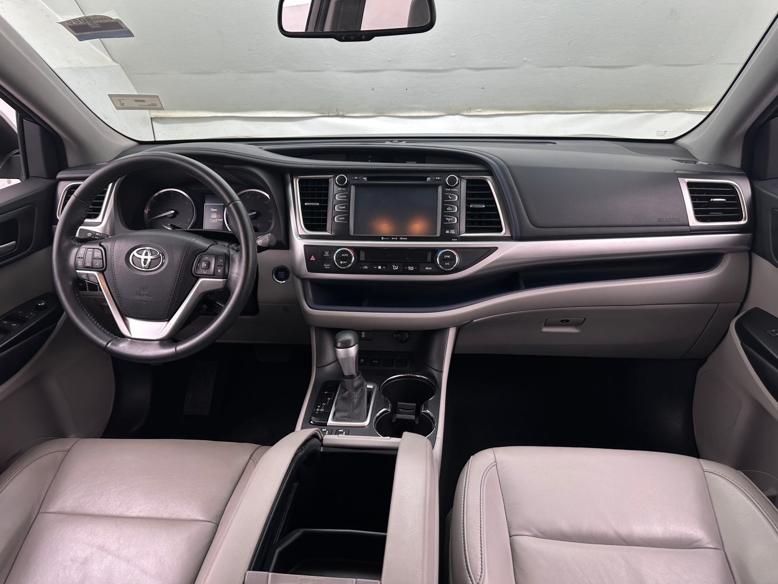 Thumbnail: 2016 Toyota Highlander - 2