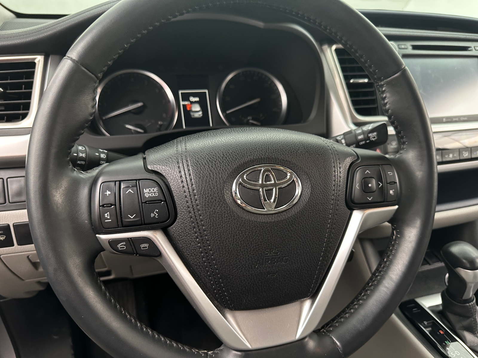 Thumbnail: 2016 Toyota Highlander - 4