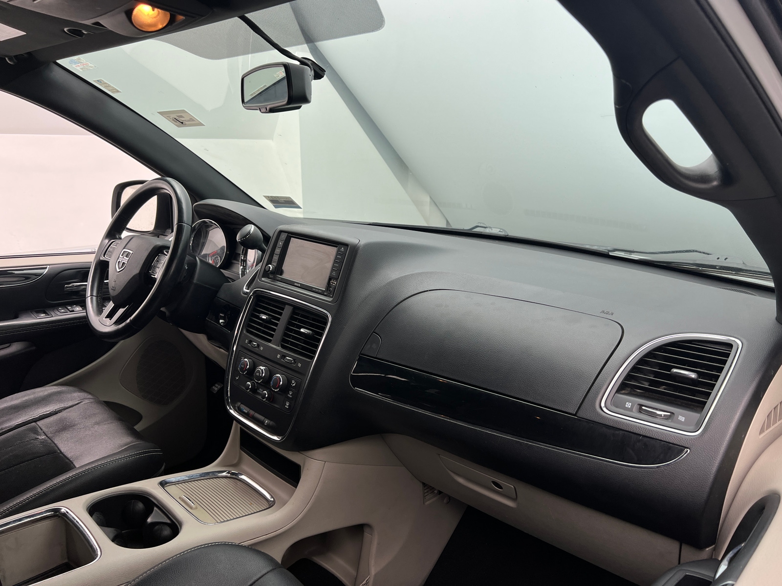 Thumbnail: 2017 Dodge Grand Caravan - 2