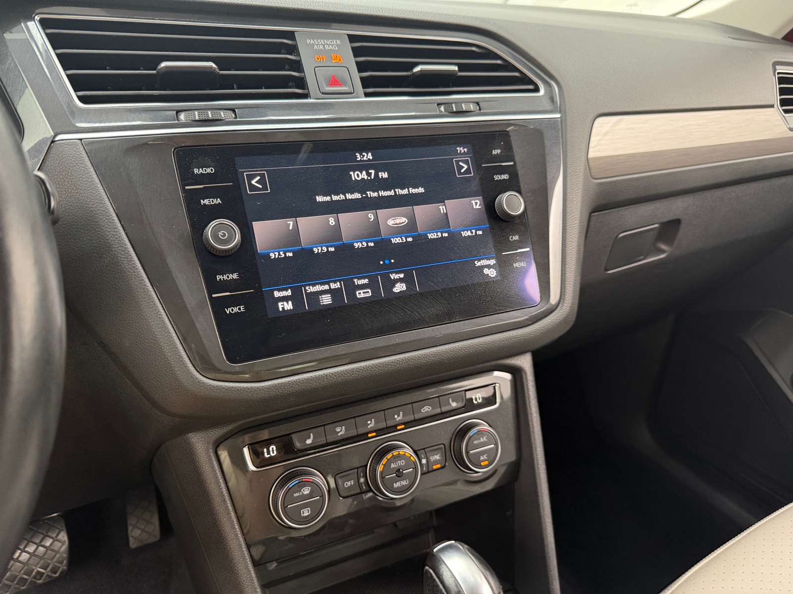 Thumbnail: 2019 Volkswagen Tiguan - 3