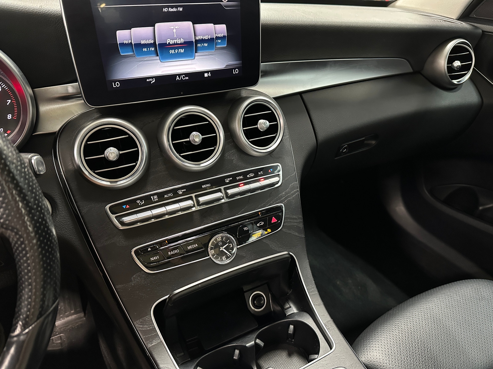 Thumbnail: 2016 Mercedes-Benz C-Class - 3