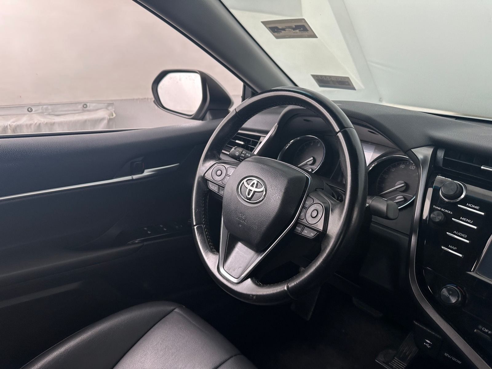 Thumbnail: 2019 Toyota Camry - 4