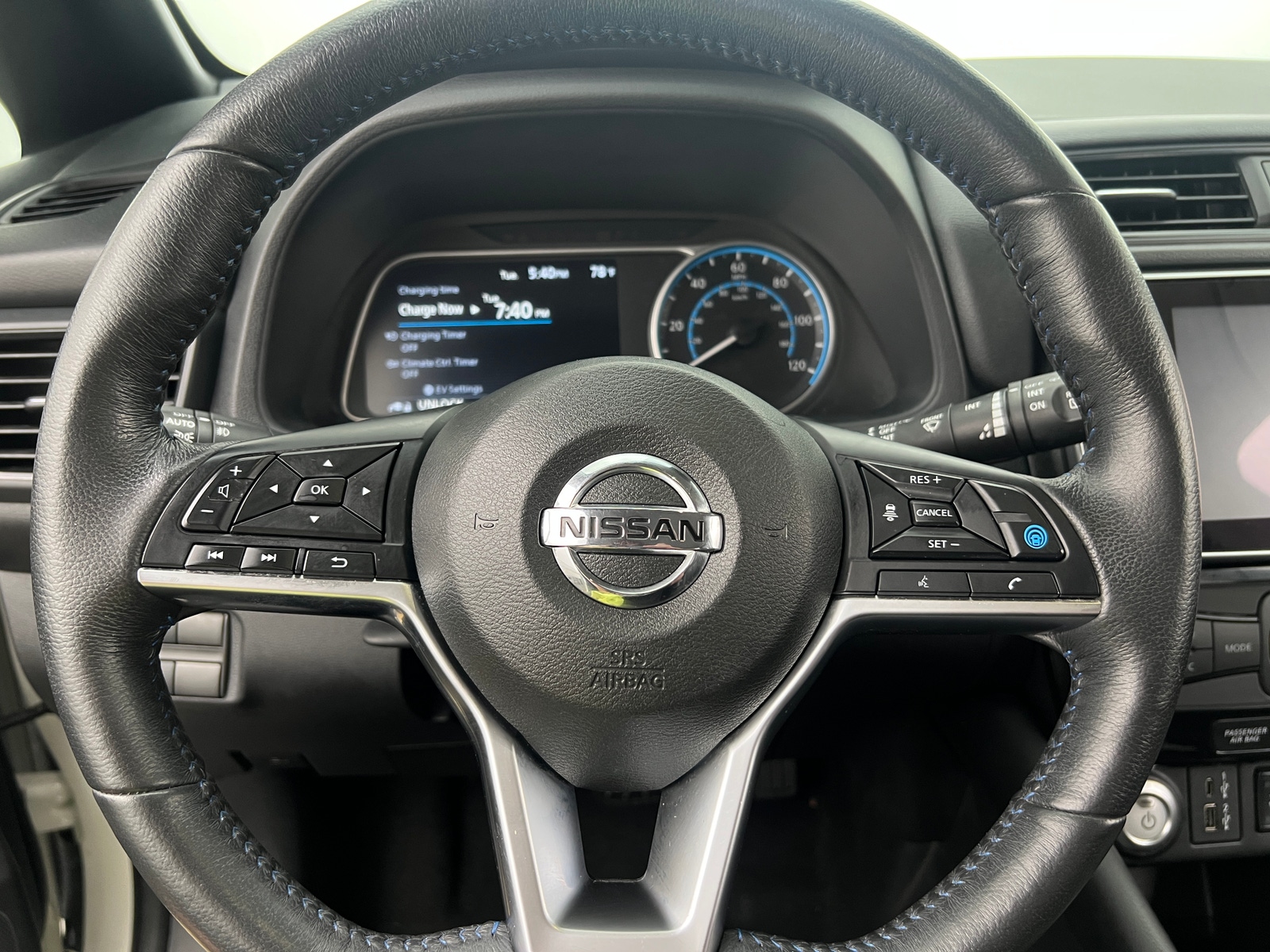 Thumbnail: 2021 Nissan Leaf - 4