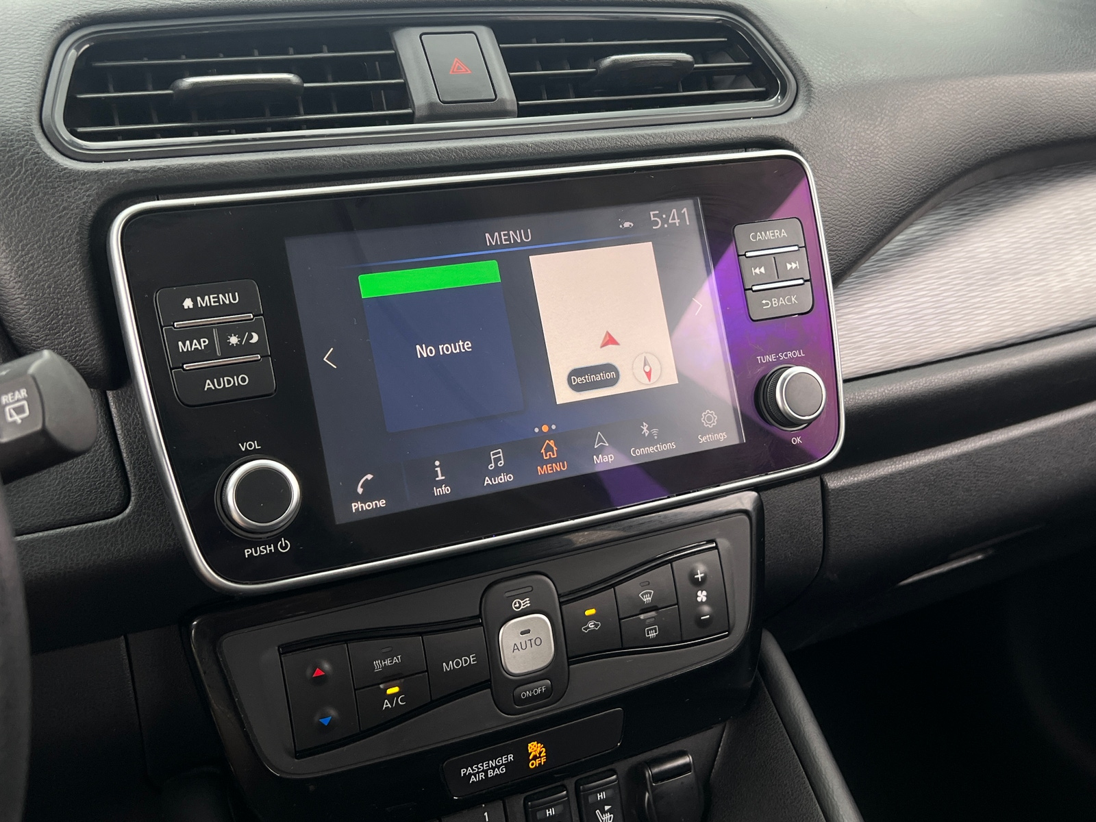 Thumbnail: 2021 Nissan Leaf - 3