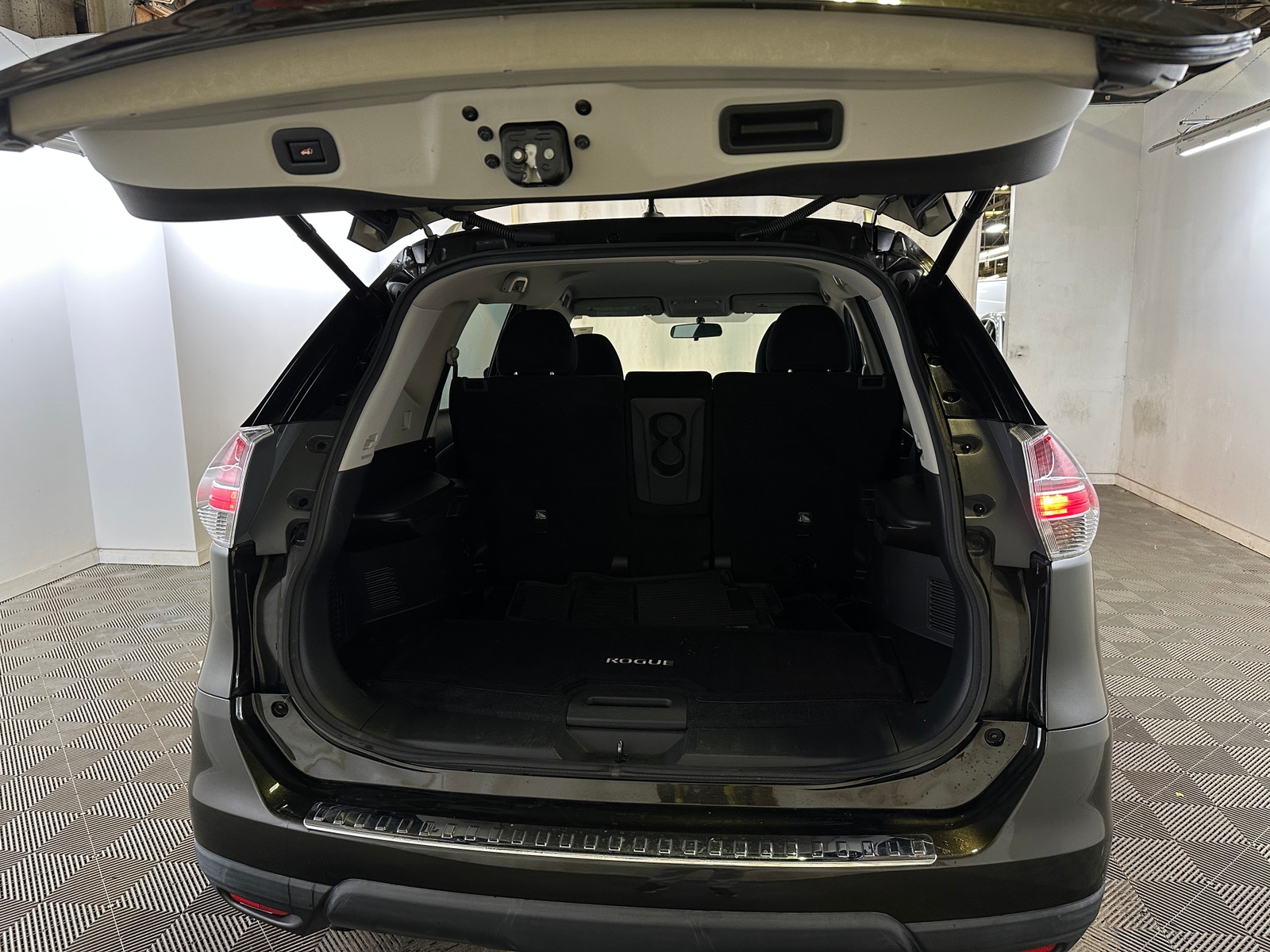 Thumbnail: 2016 Nissan Rogue - 7