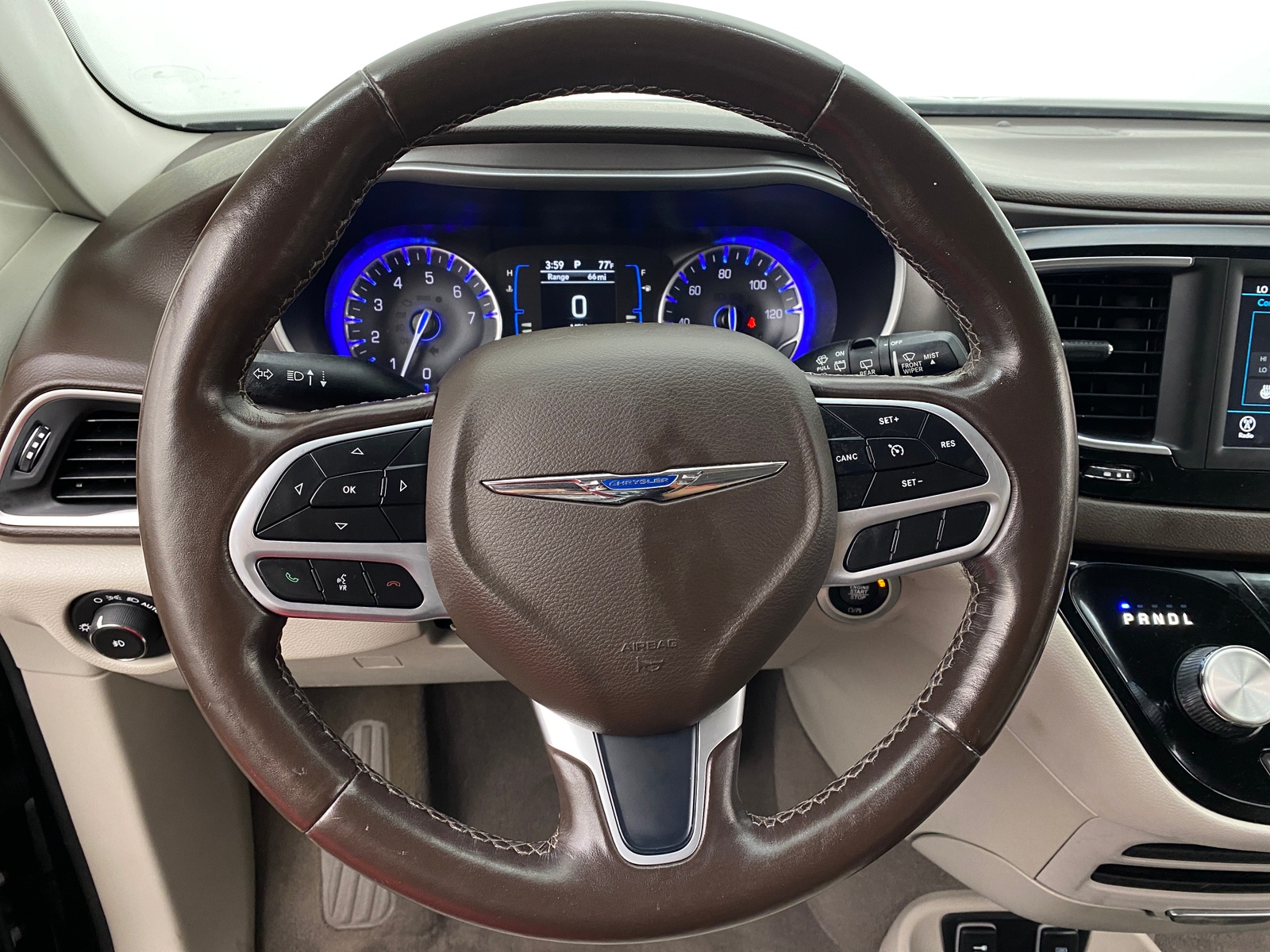 Thumbnail: 2019 Chrysler Pacifica - 4