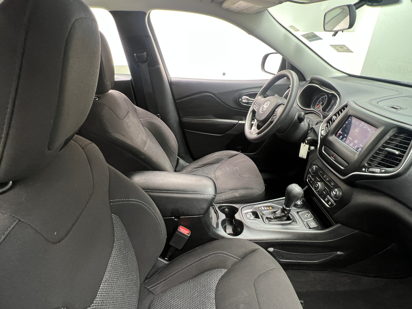 Thumbnail: 2019 Jeep Cherokee - 2