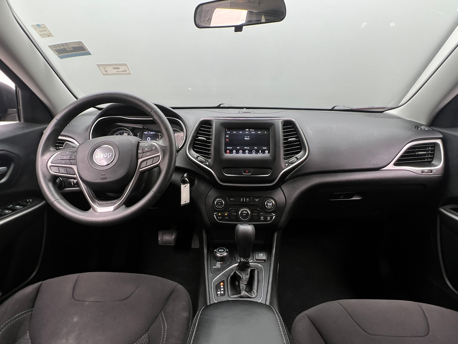 Thumbnail: 2019 Jeep Cherokee - 3