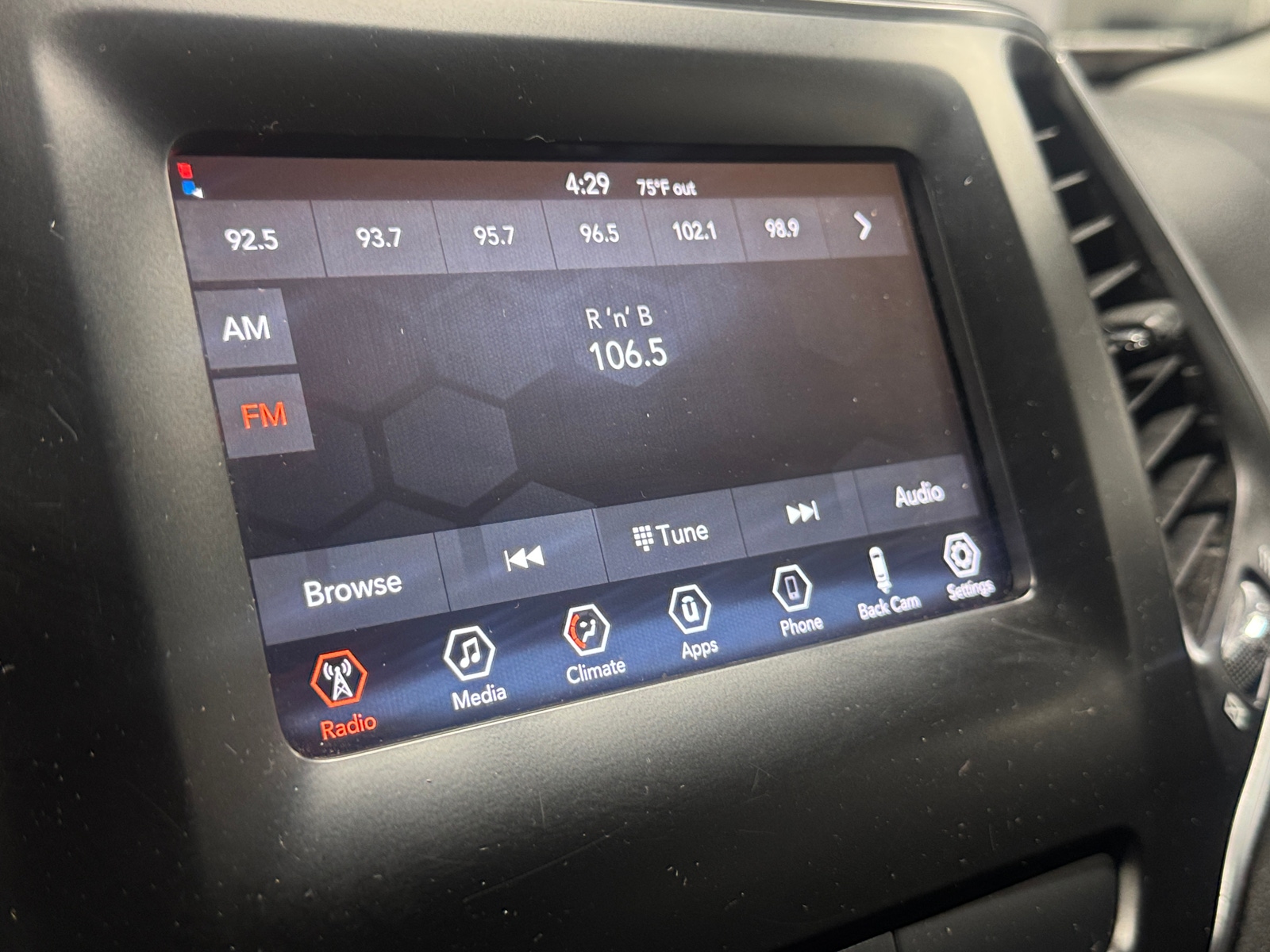 Thumbnail: 2019 Jeep Cherokee - 4