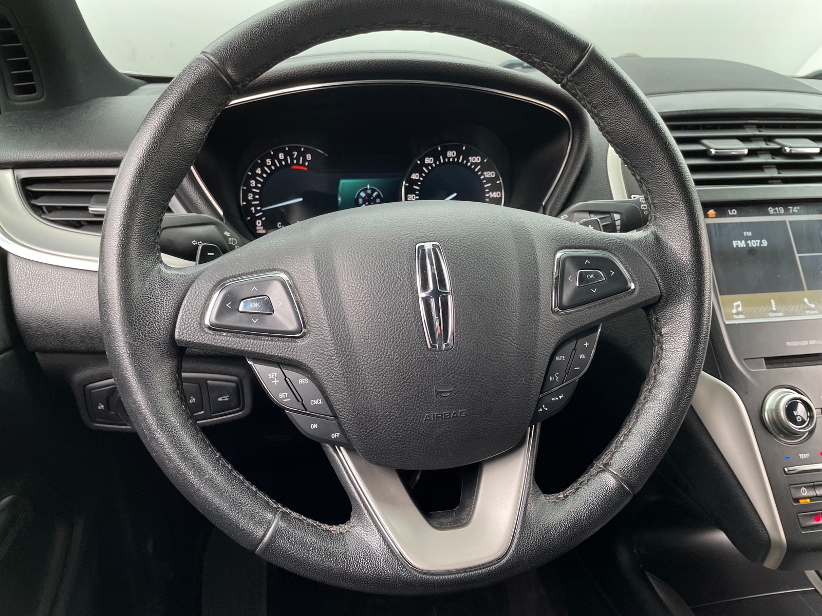 Thumbnail: 2017 Lincoln MKC - 4