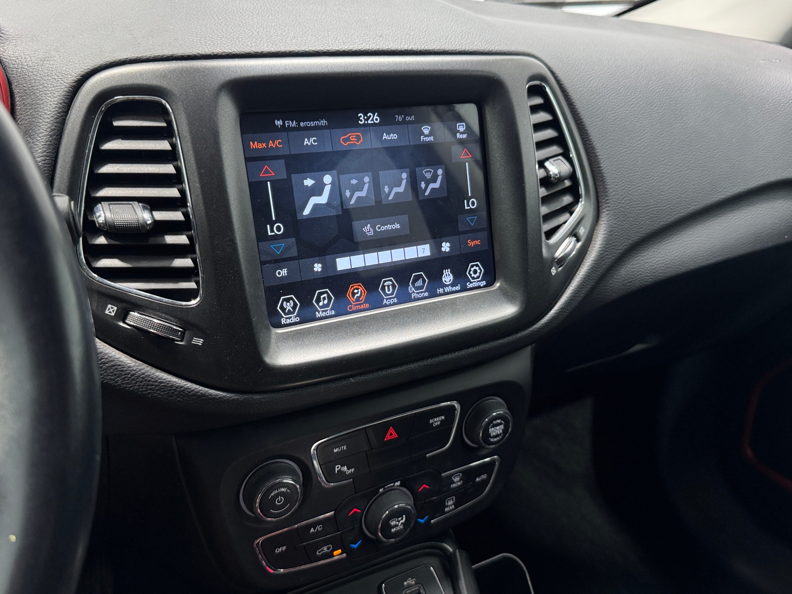 Thumbnail: 2018 Jeep Compass - 3