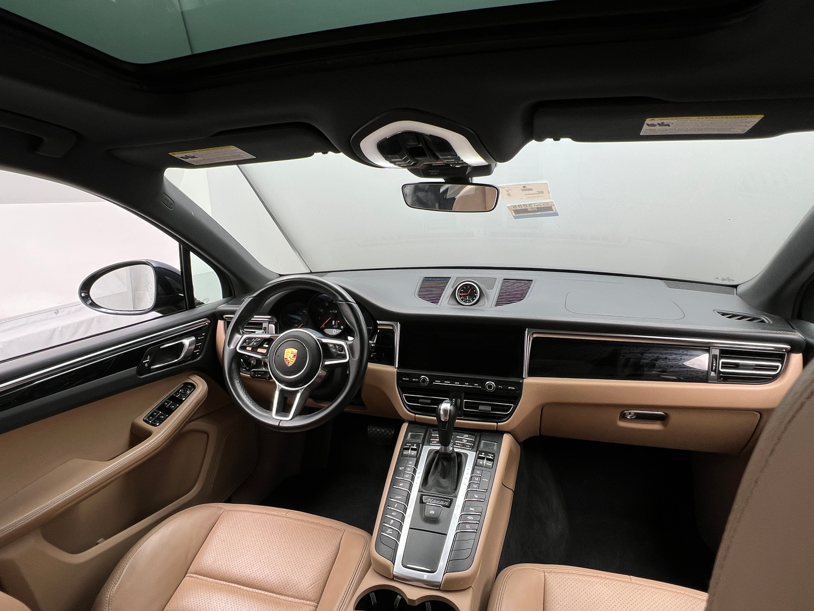 Thumbnail: 2021 Porsche Macan - 2