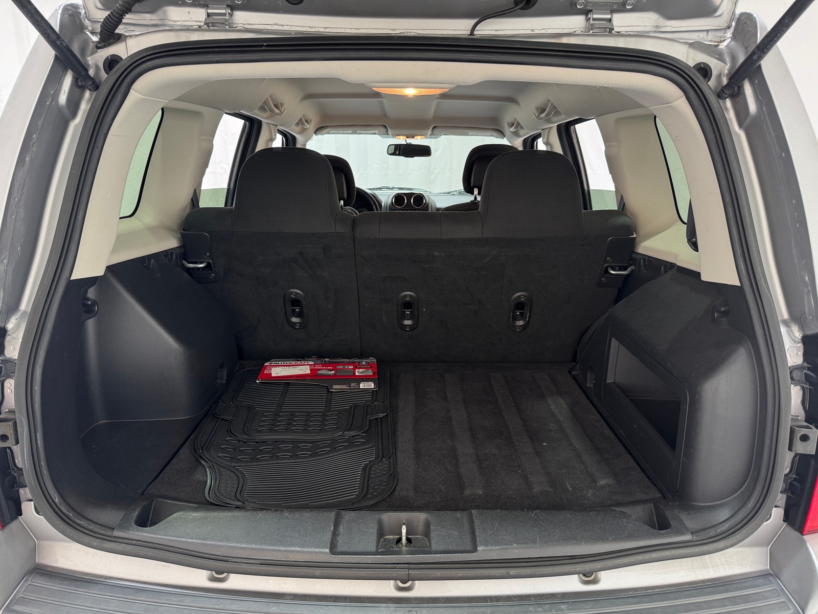 Thumbnail: 2016 Jeep Patriot - 7