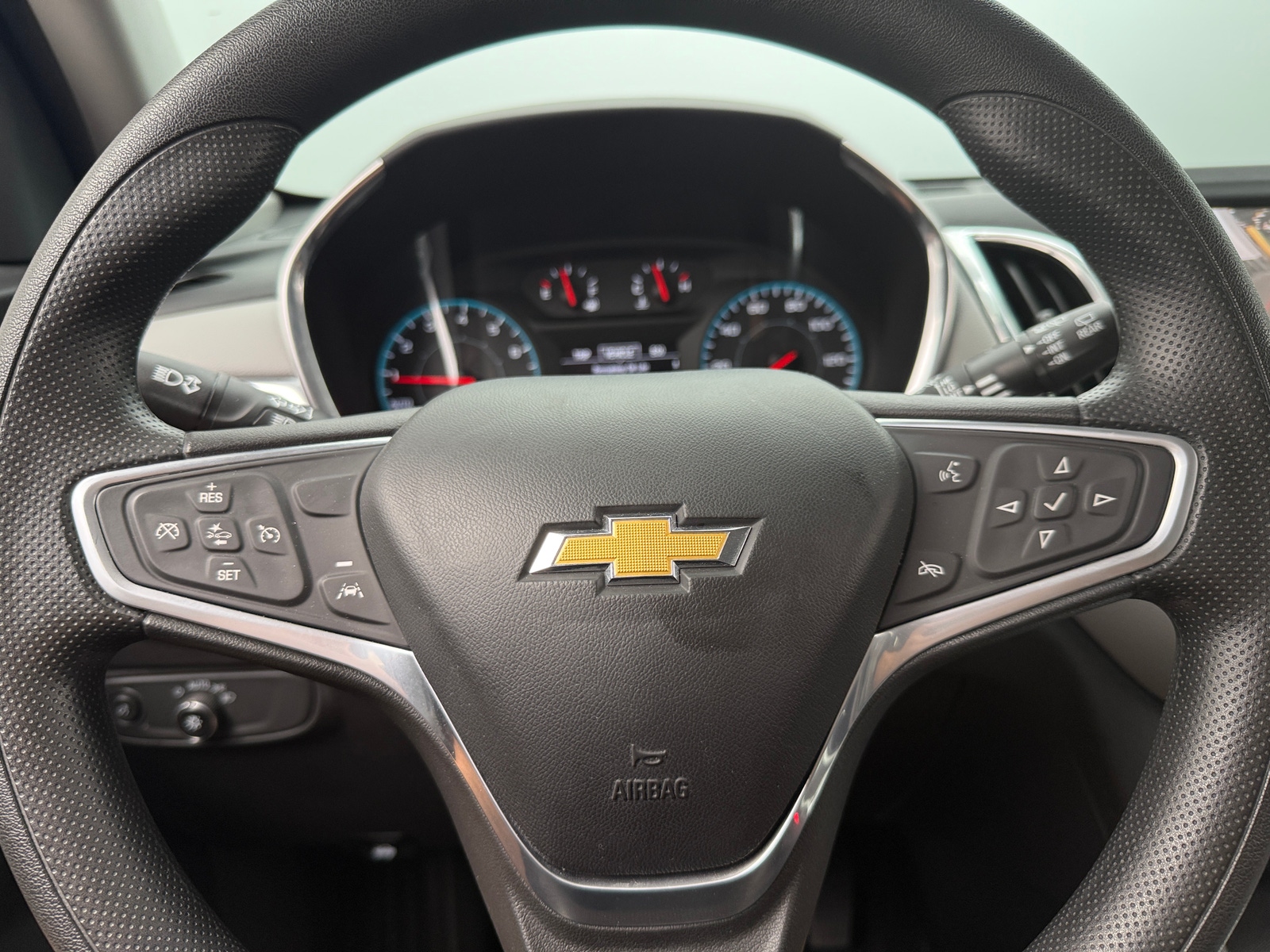 Thumbnail: 2022 Chevrolet Equinox - 5