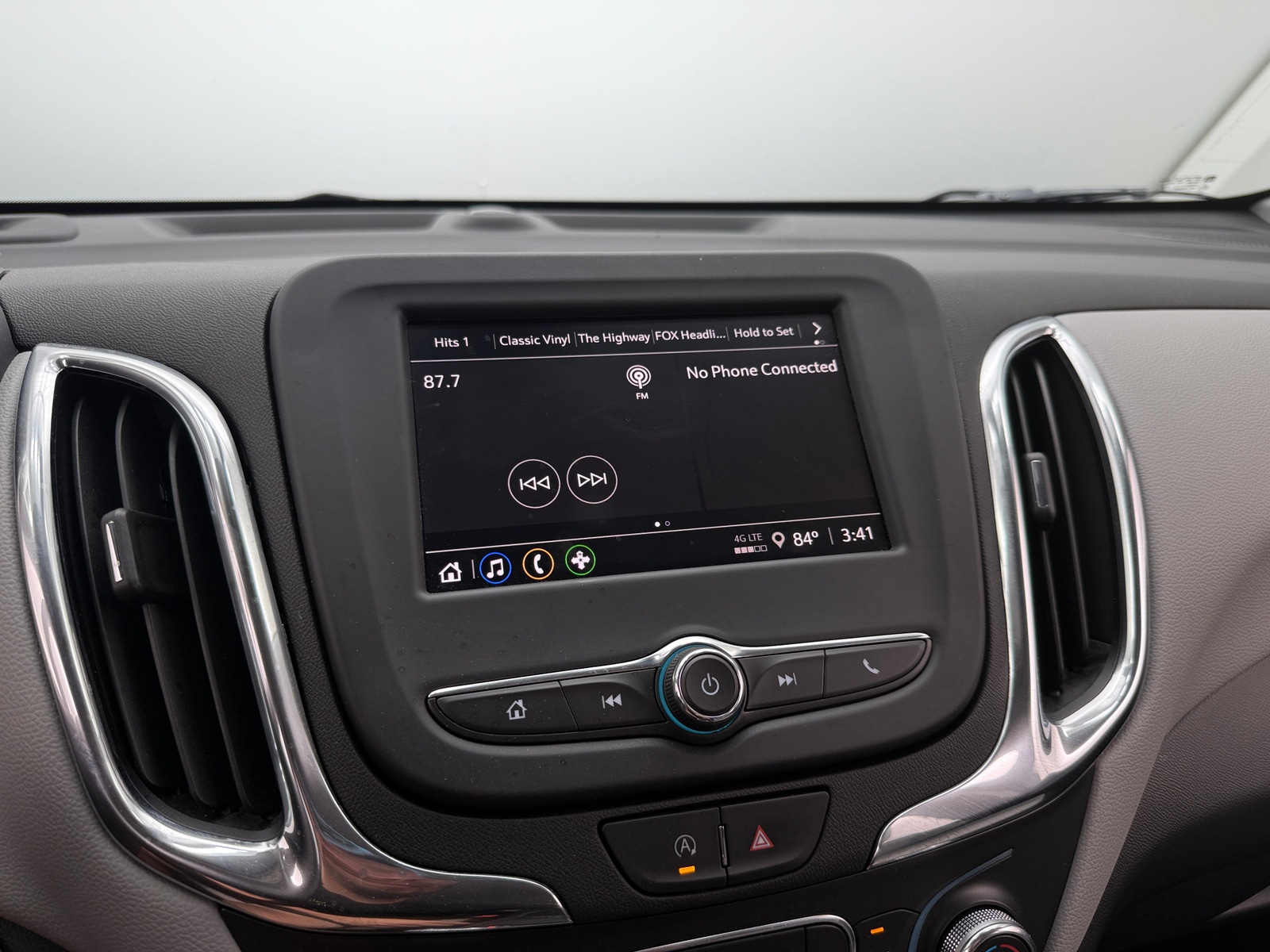 Thumbnail: 2022 Chevrolet Equinox - 4