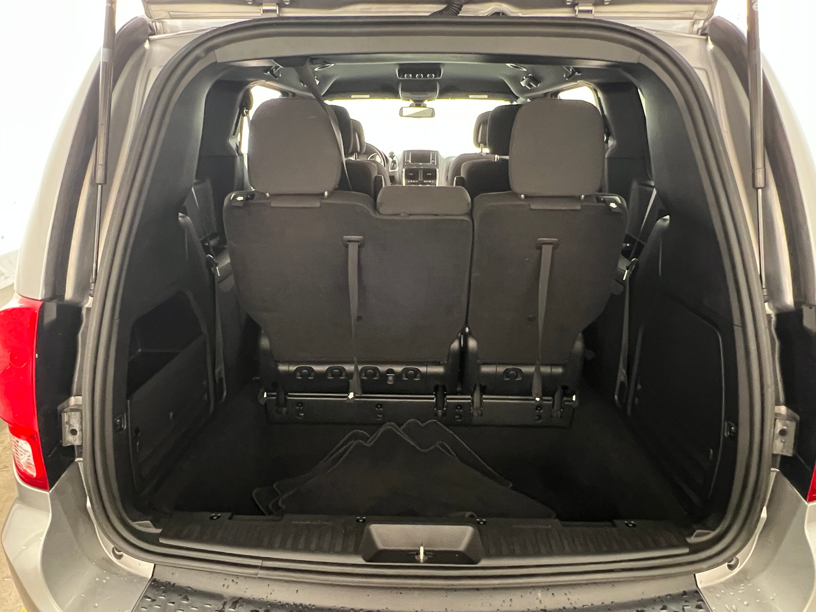 Thumbnail: 2020 Dodge Grand Caravan - 7